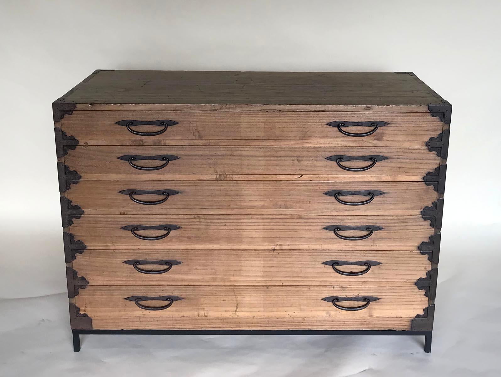 19th Century Six-Drawer Japanese Tansu Shop Chest In Good Condition In Los Angeles, CA