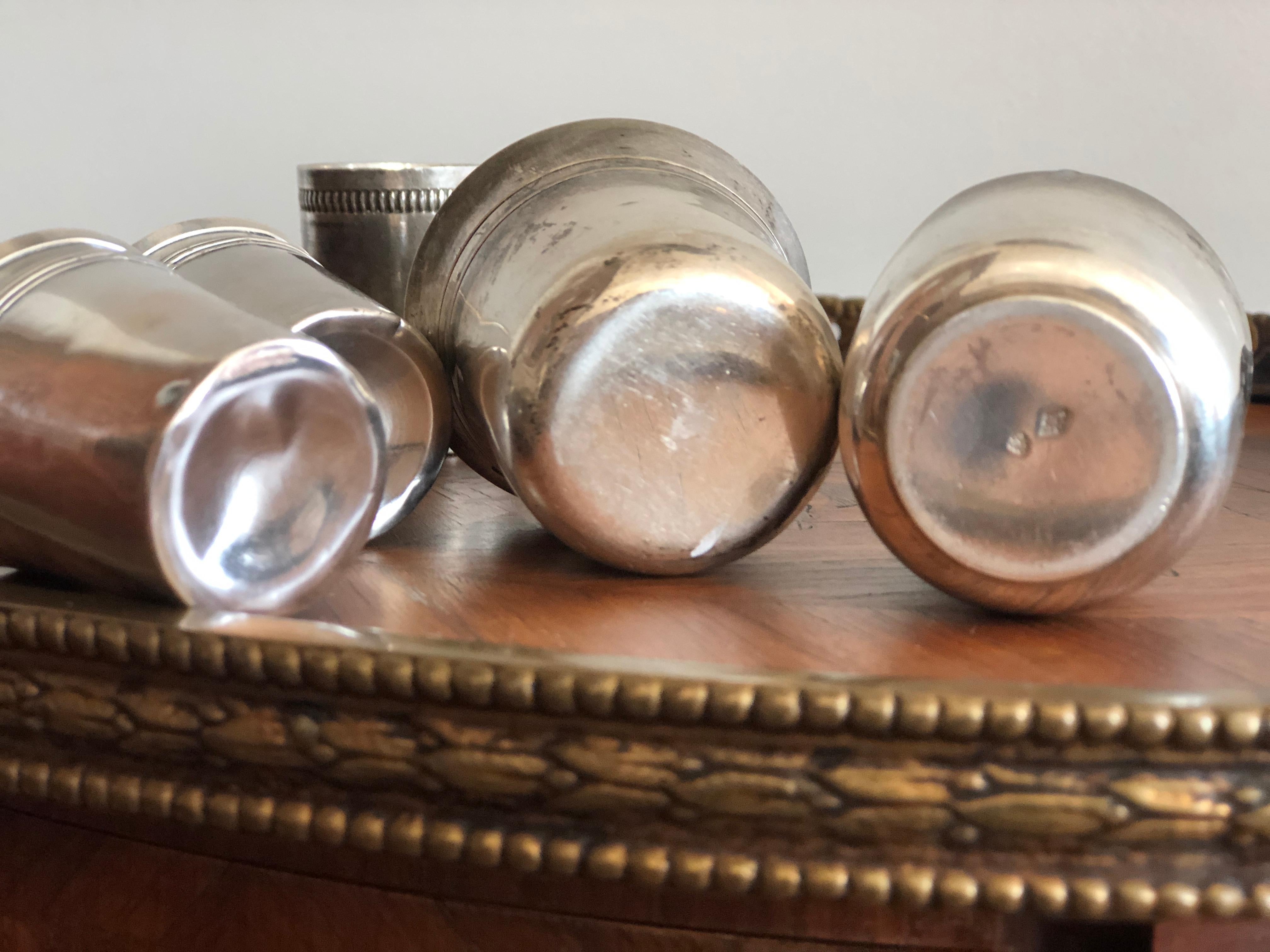 Siglo XIX Seis pequeñas copas redondas francesas de plata siglo XX en venta