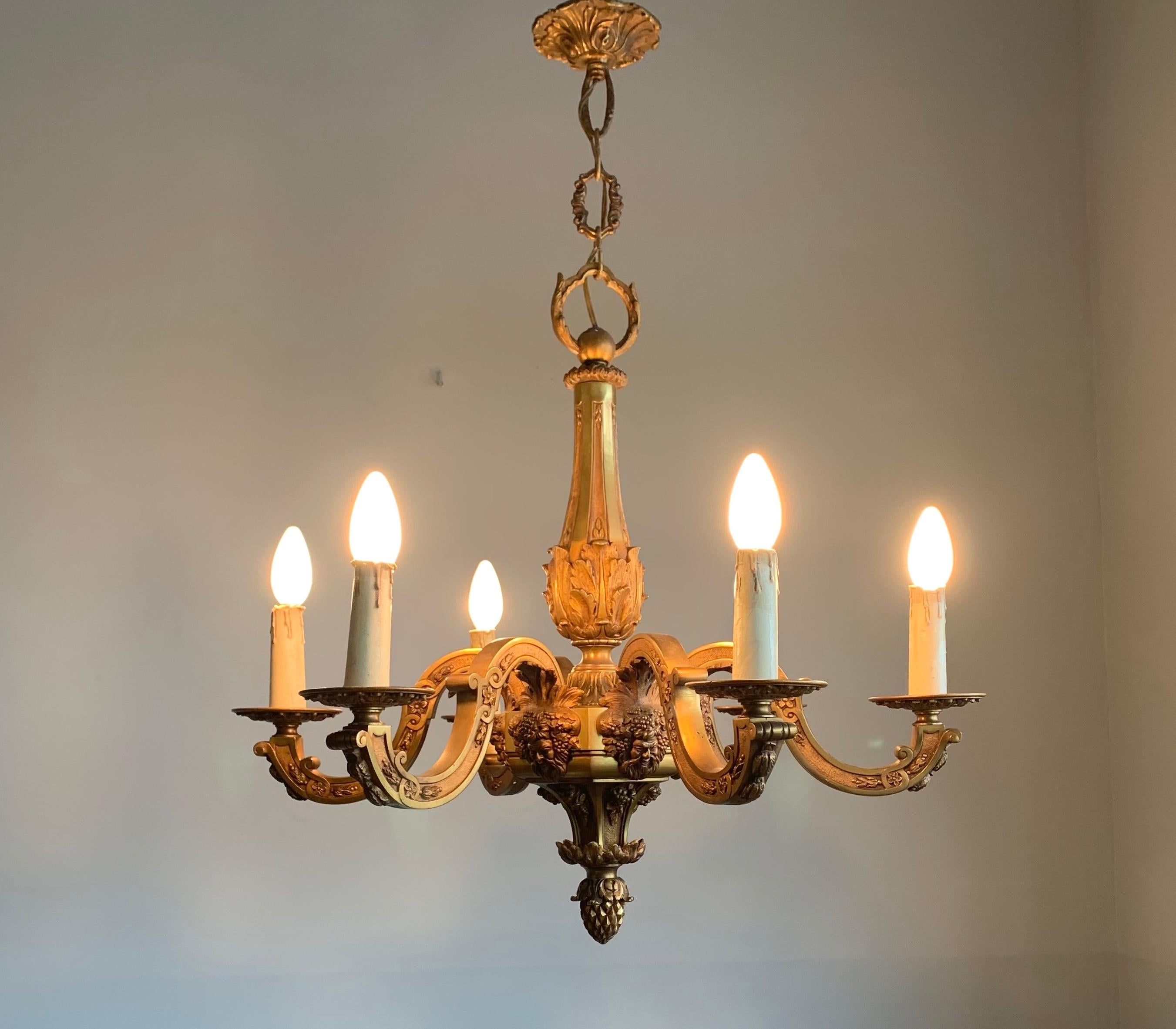 Antique Mazarin Six Light Gilt Bronze Chandelier with Bacchus God of Wine Masks In Excellent Condition For Sale In Lisse, NL