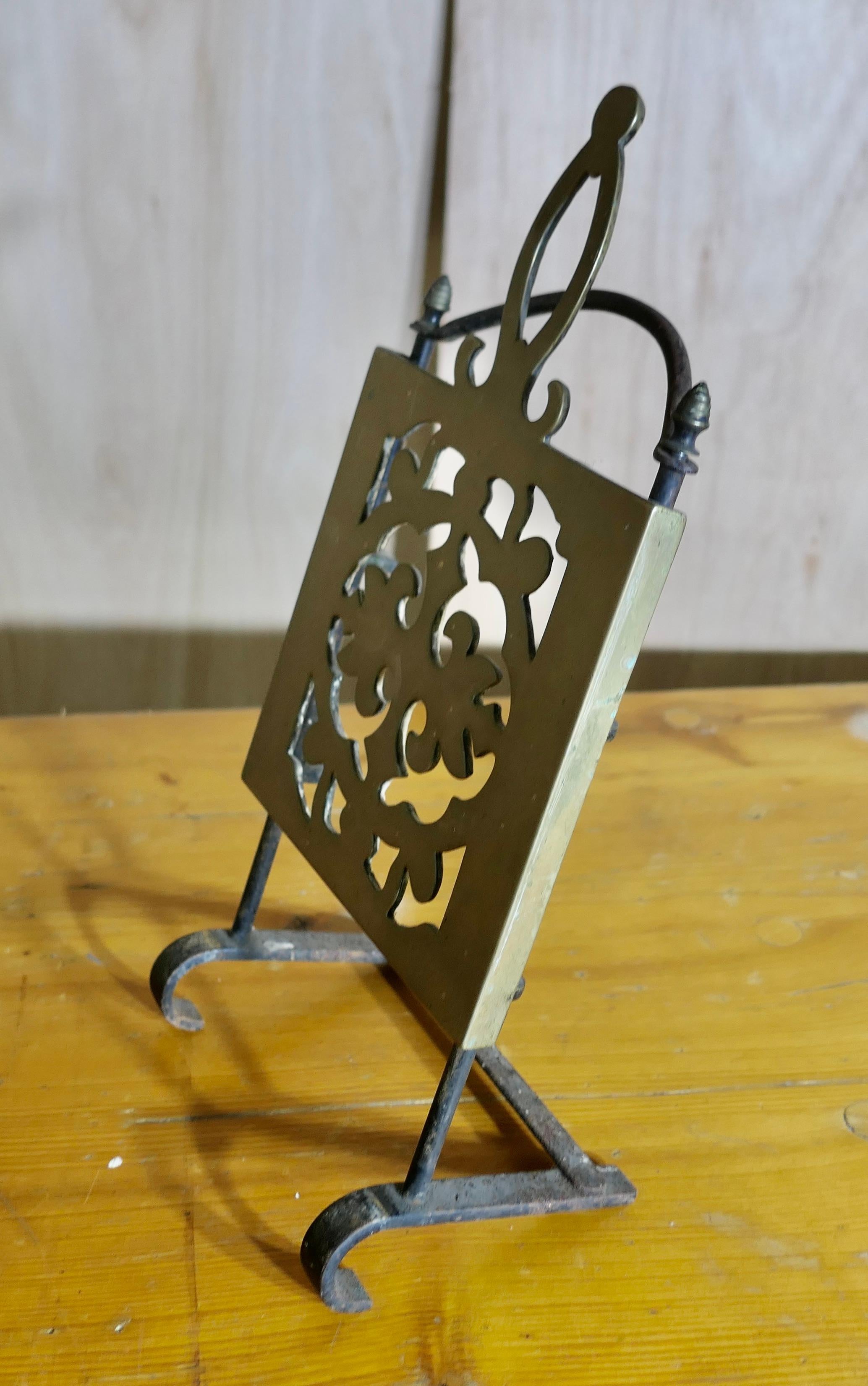 XIXe siècle Dessous de plat coulissant en laiton et fer du 19e siècle en vente