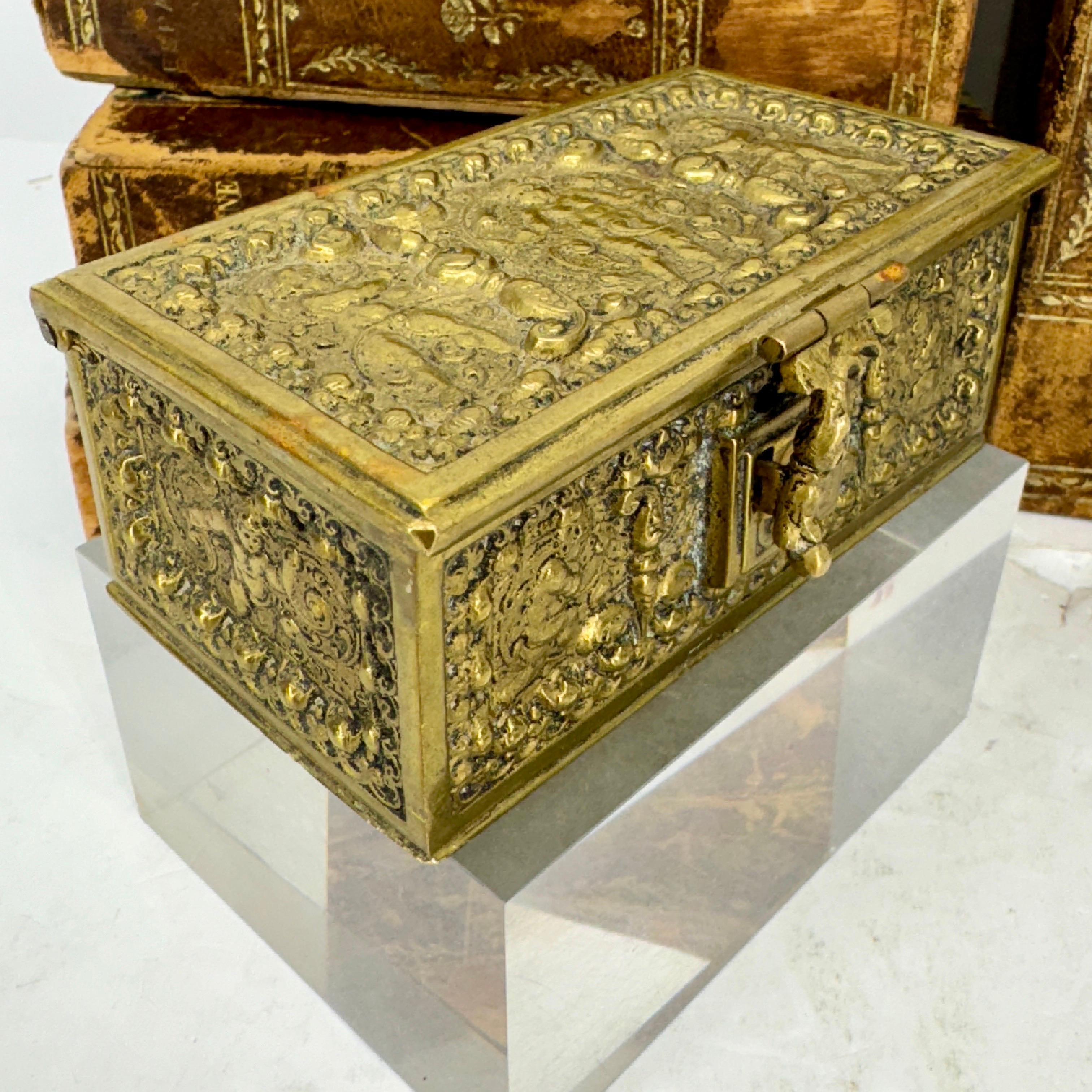19th Century Small Baroque Gilt Bronze Jewelry Box In Good Condition For Sale In Haddonfield, NJ