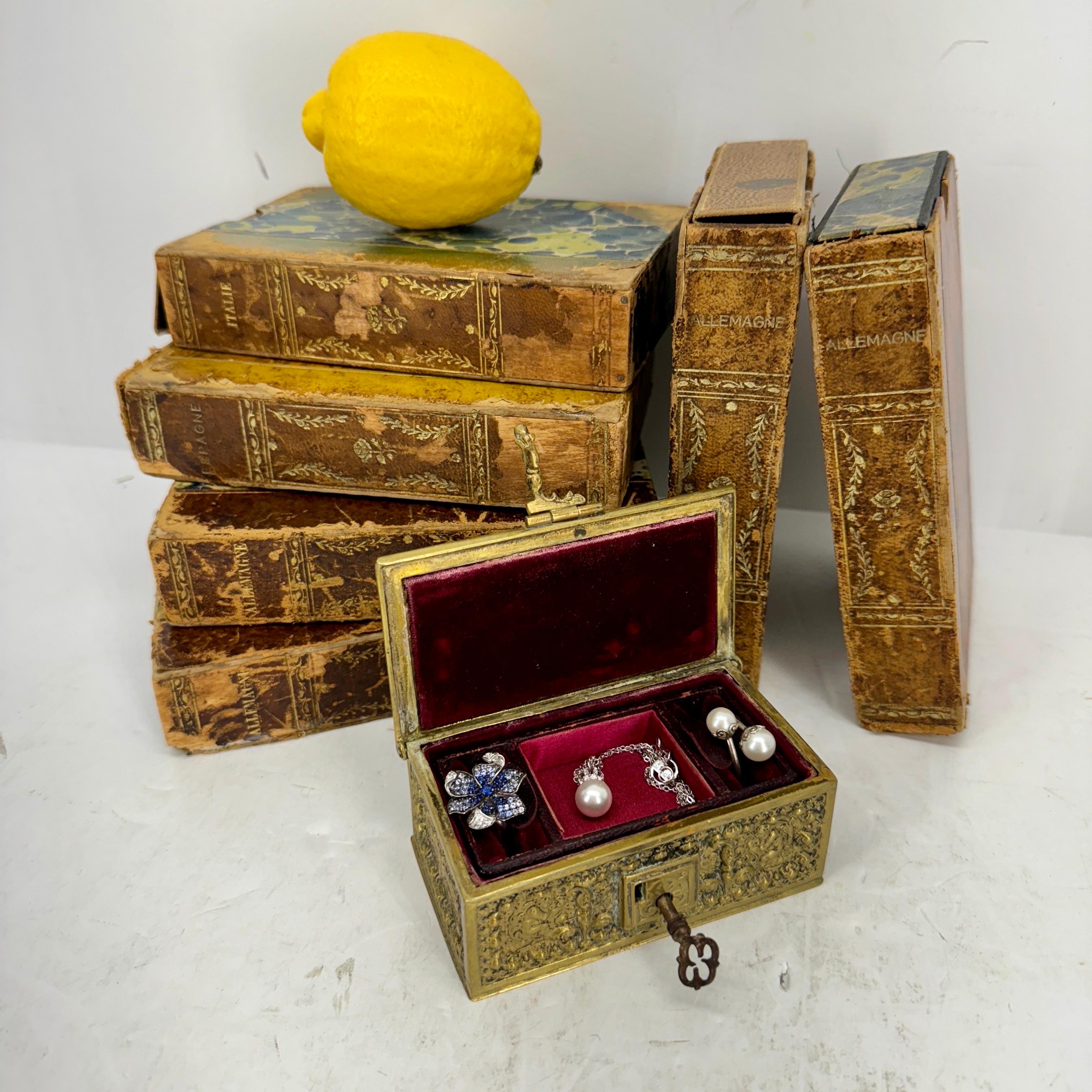 Laiton Petite boîte à bijoux baroque du 19ème siècle en bronze doré en vente