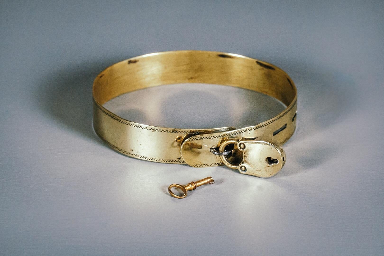 19th Century Small Brass Dog Collar with Original Padlock and Key 3
