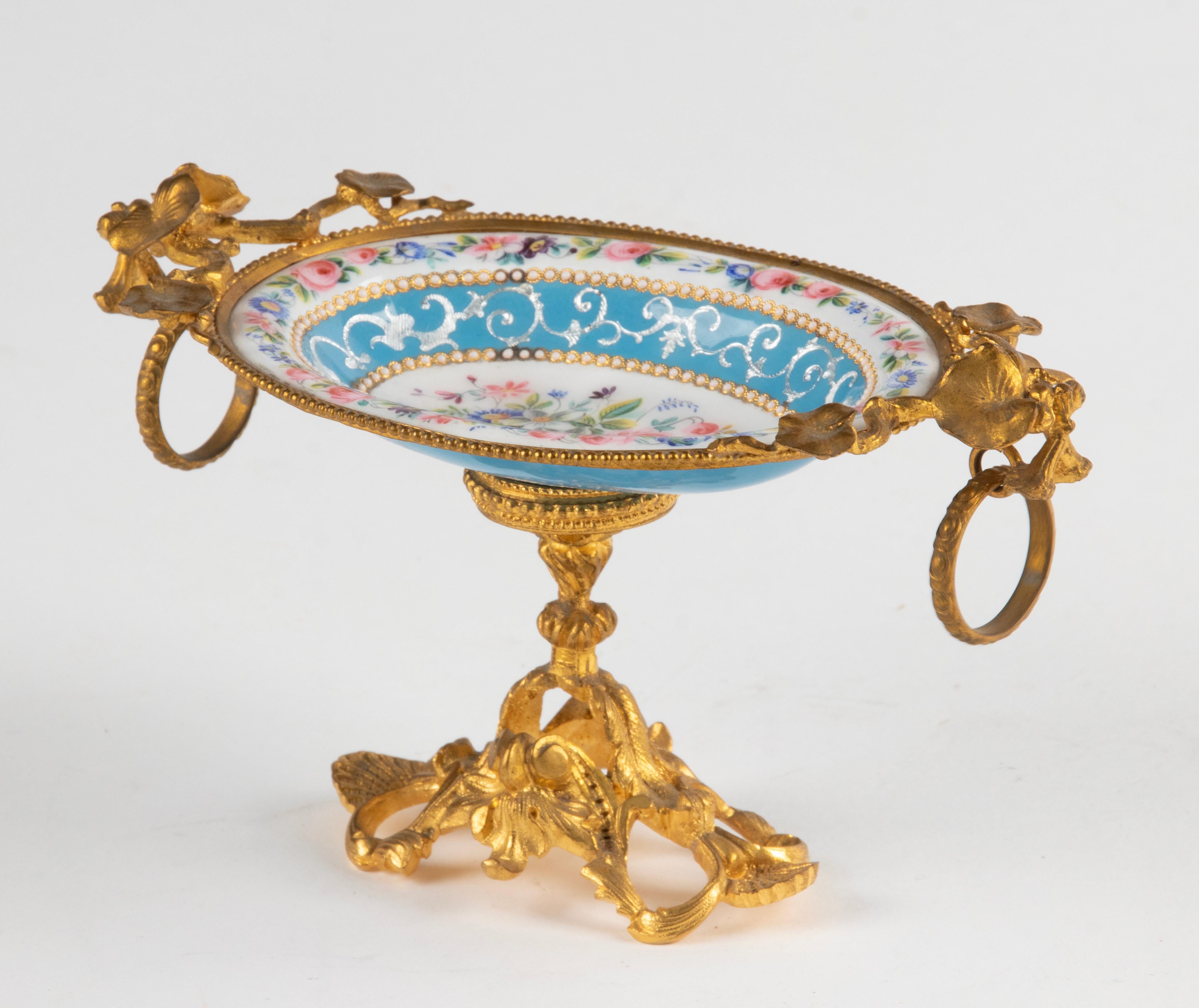19th Century Small Dish Hand Painted Enamel and Ormolu Bronze For Sale 4