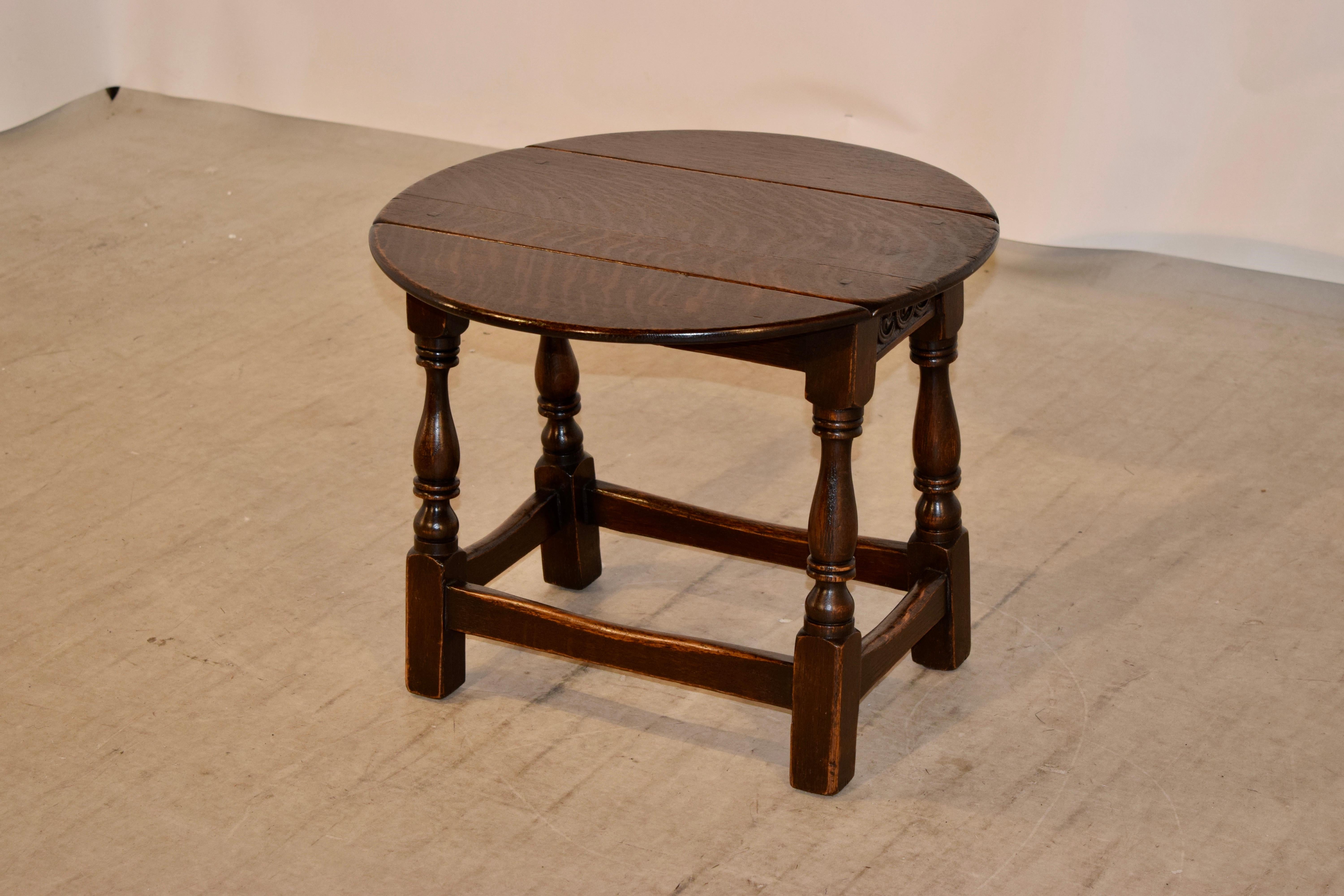 English 19th Century Small Drop-Leaf Table