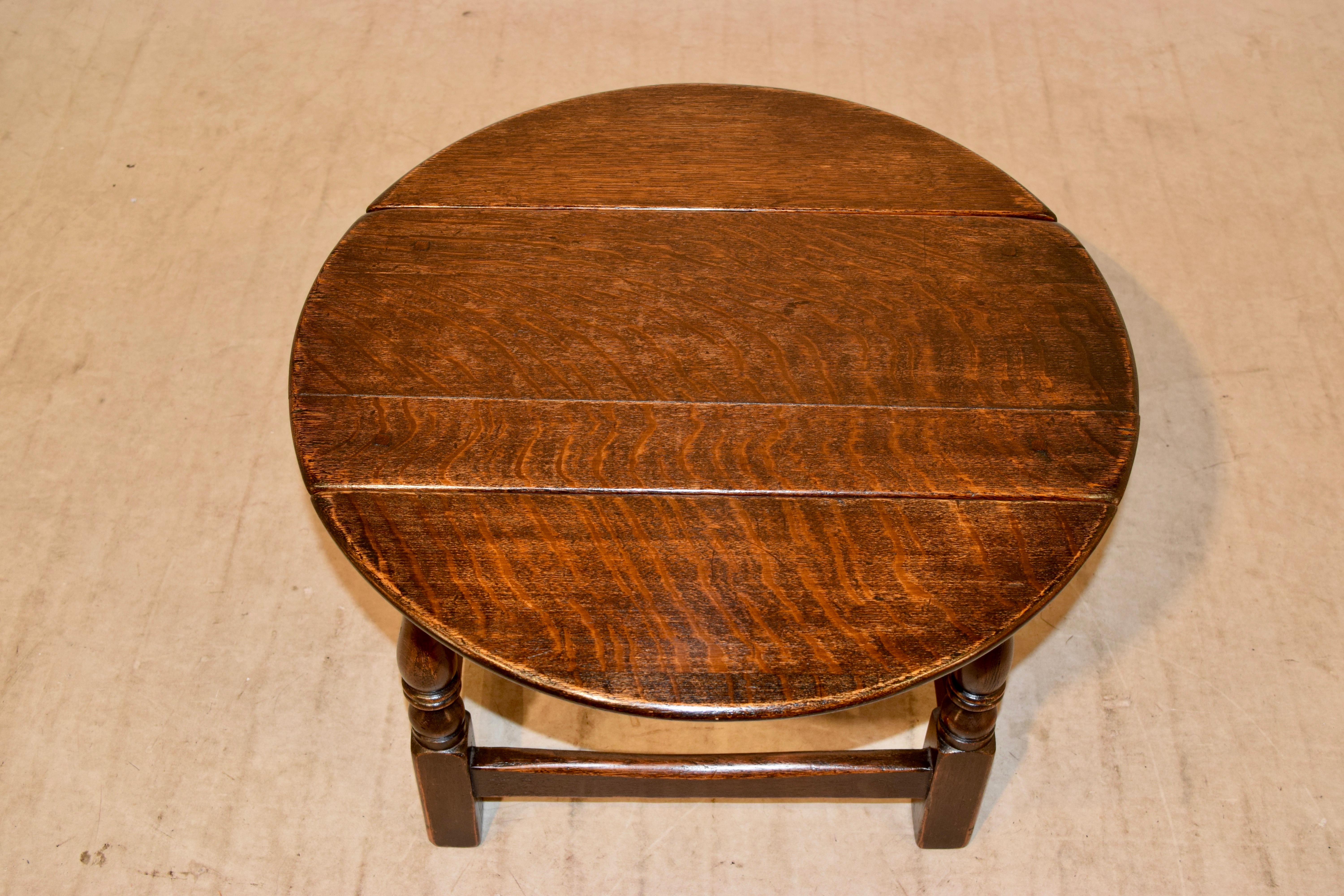19th Century Small Drop-Leaf Table In Good Condition In High Point, NC