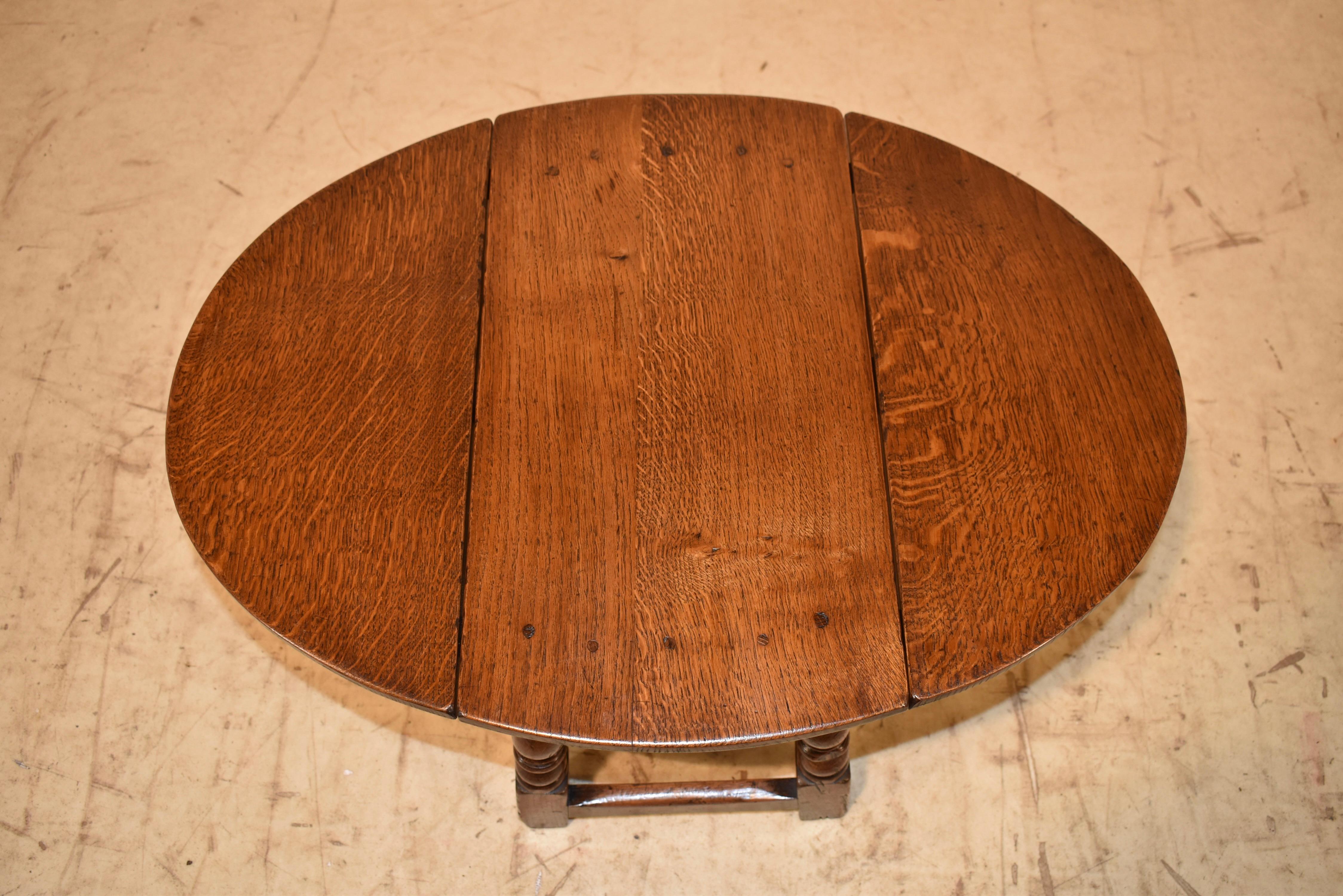 19th Century Small English Oak Drop Leaf Table For Sale 5