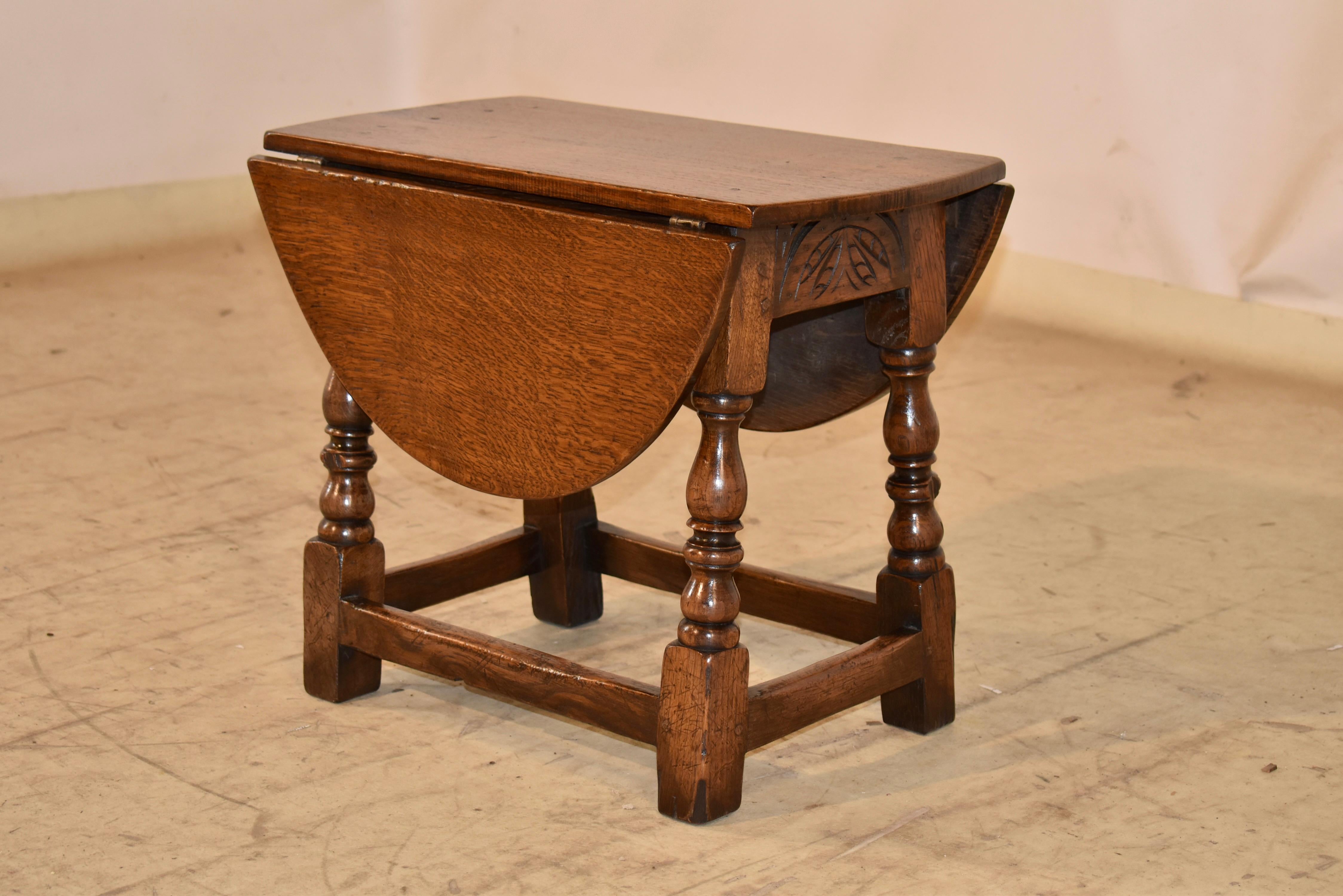 19th Century Small English Oak Drop Leaf Table For Sale 1