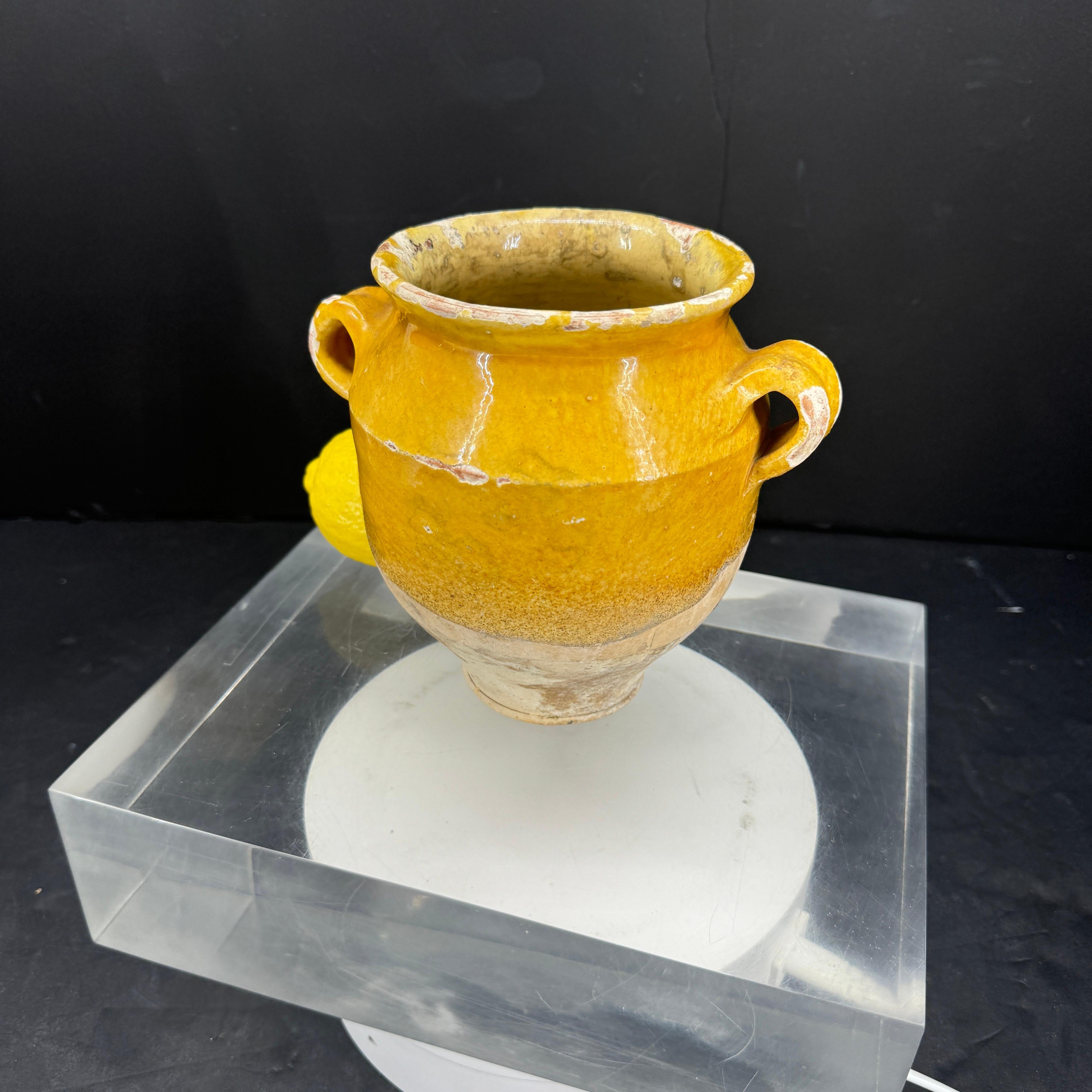 19th Century Small French Glazed Confit Pot in Yellow In Good Condition In Haddonfield, NJ