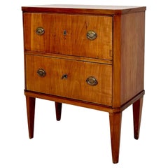 19. Jahrhundert Kleine deutsche Biedermeier Kommode Licht Rot Braun Kirschbaum, 1820