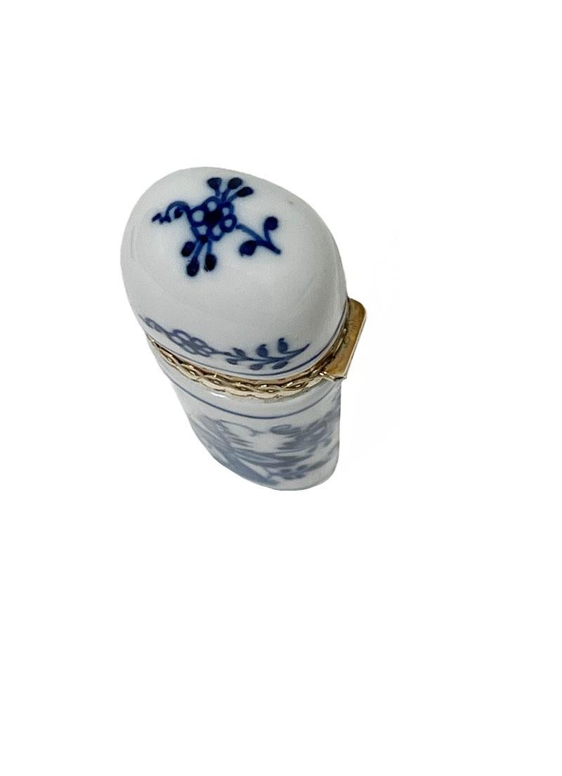 19th Century Small Gold and Porcelain Scent Perfume Bottle in Box For Sale 4