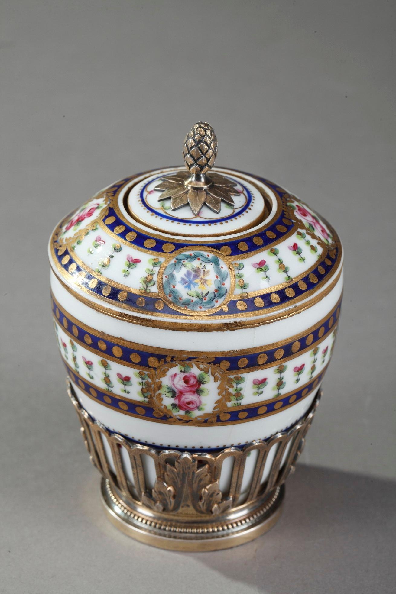 Louis XVI 19th Century Small Inkwell in Porcelain and Silver-Gilt in Sevres Style For Sale