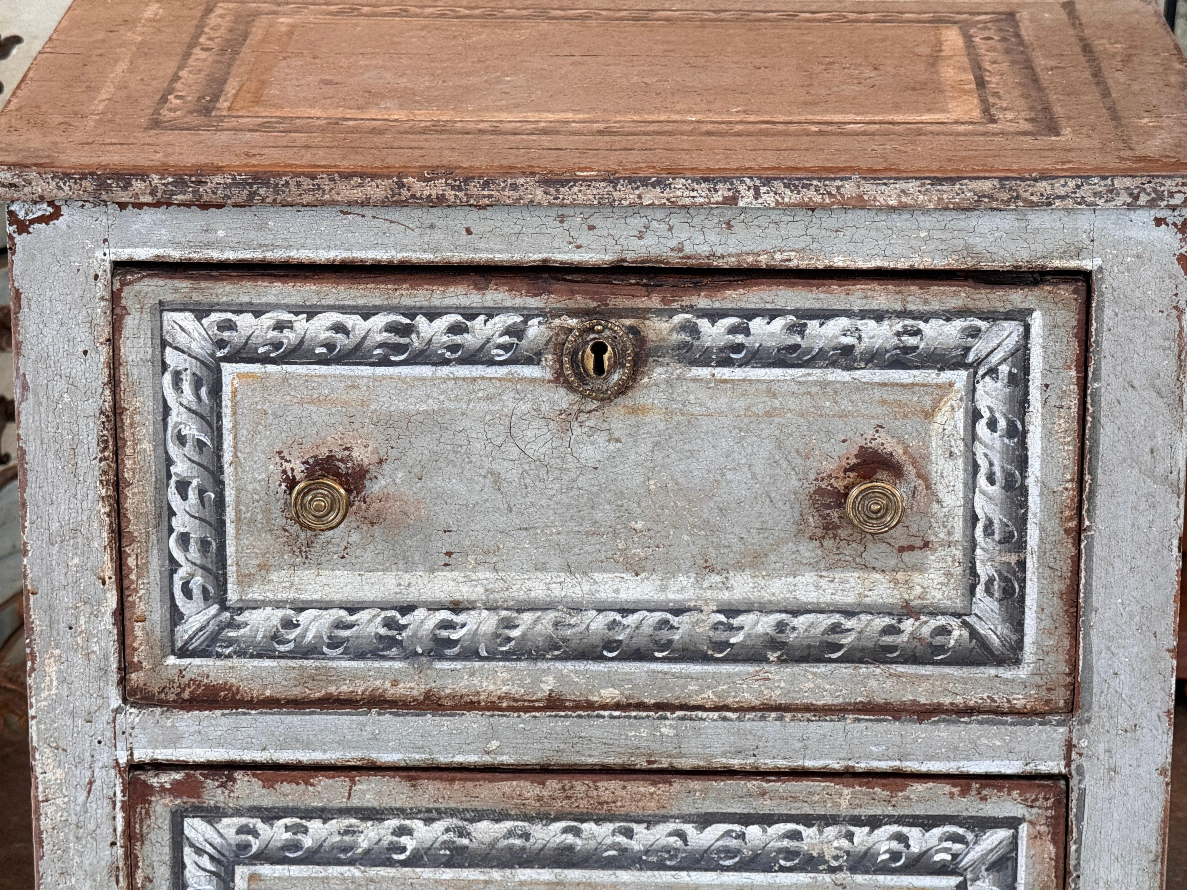 19th Century Small Italian Painted Commode For Sale 3