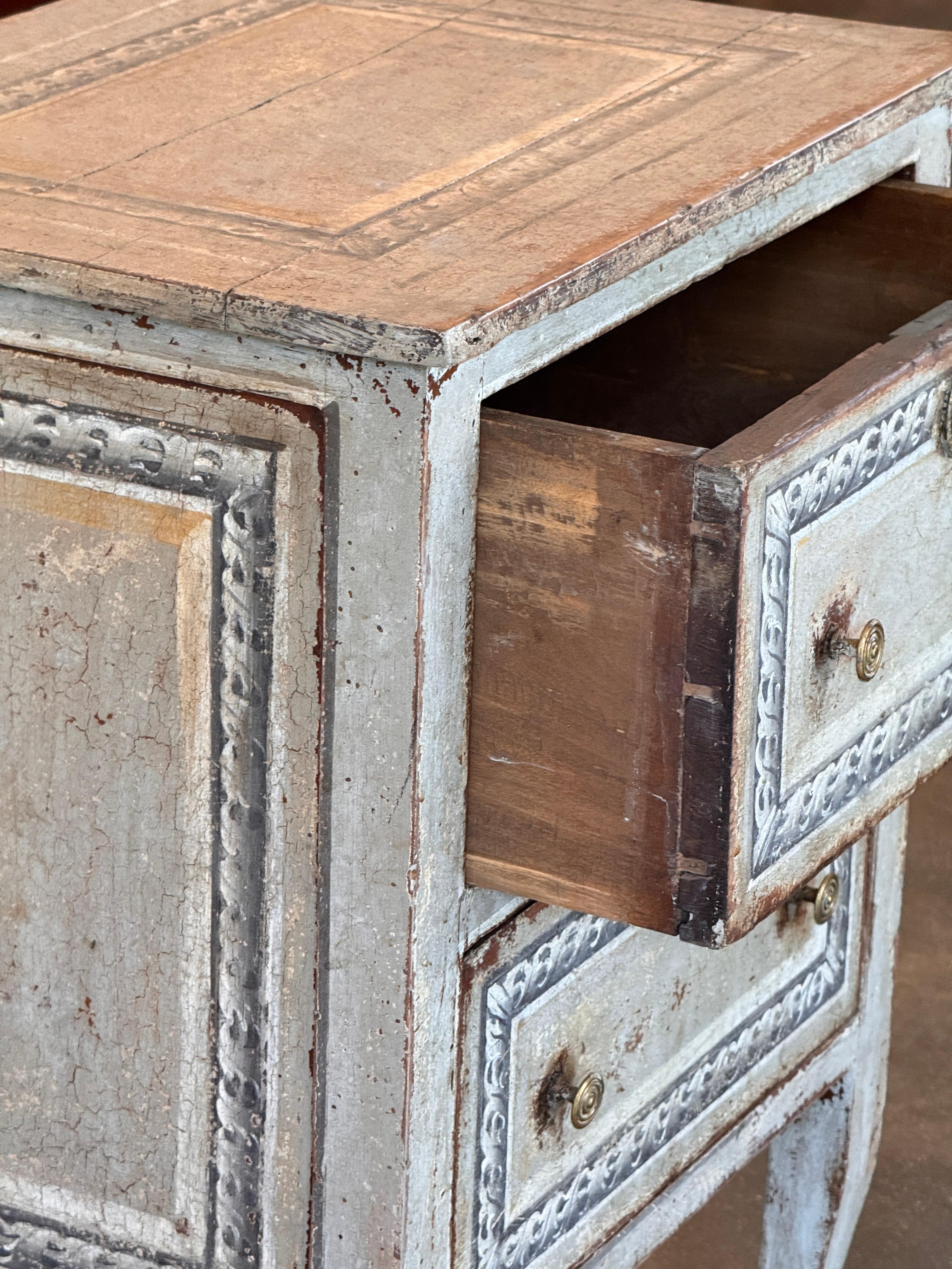19th Century Small Italian Painted Commode For Sale 4