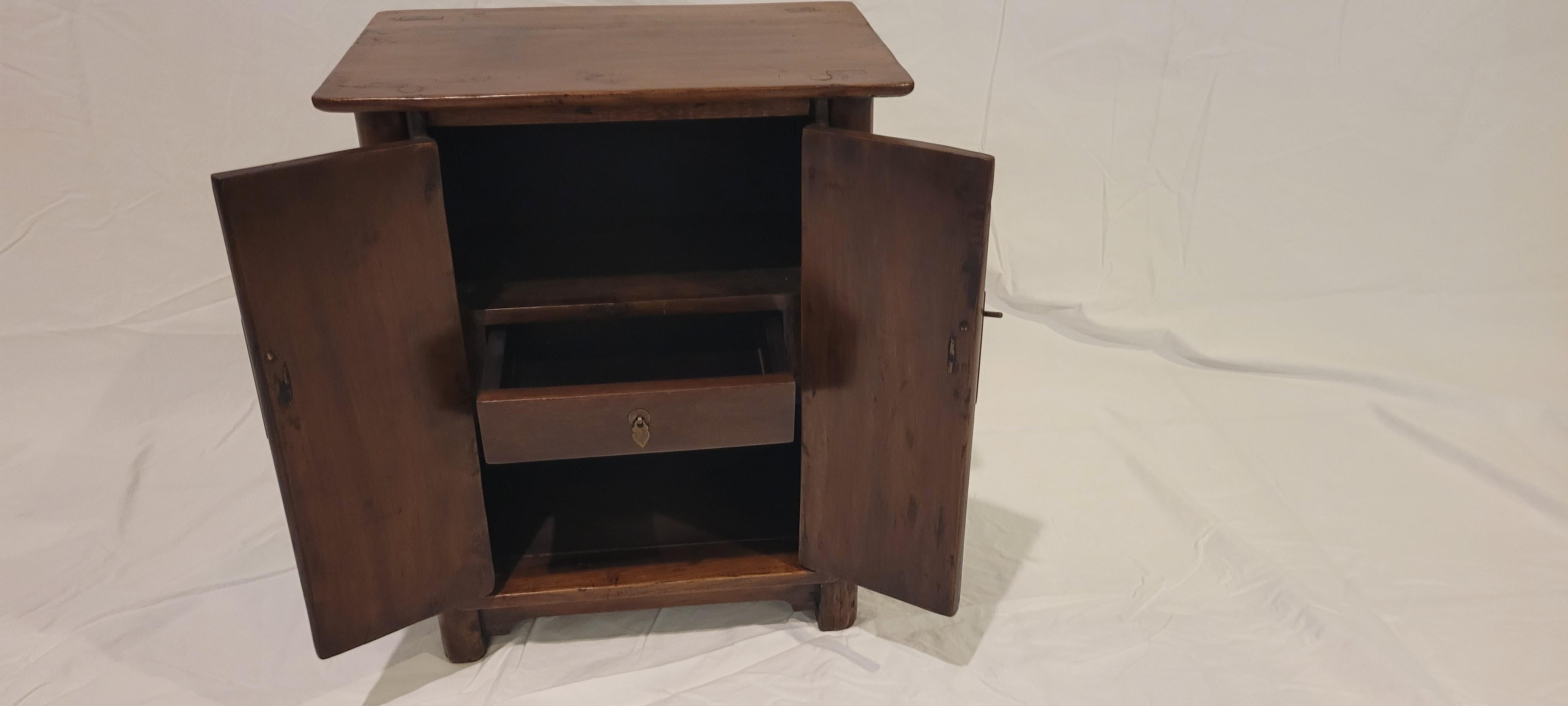 19th Century Small Kang Cabinet In Good Condition For Sale In Santa Monica, CA