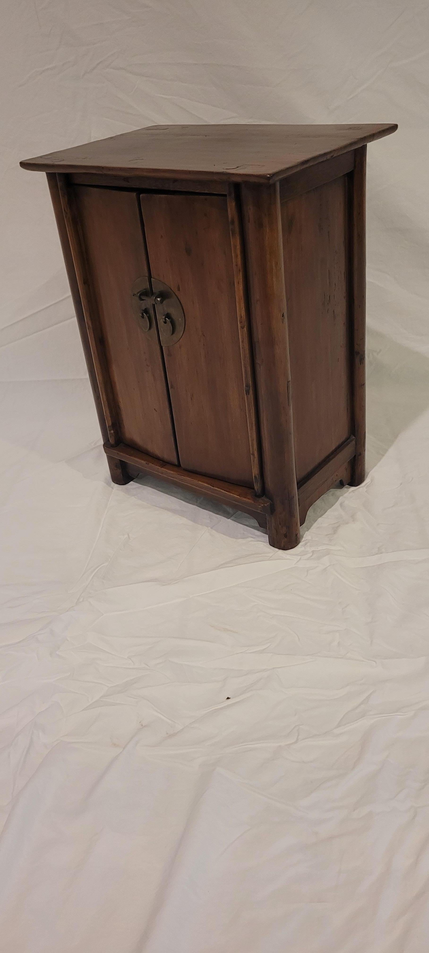 Bois de feuillus Petite armoire Kang du 19ème siècle en vente