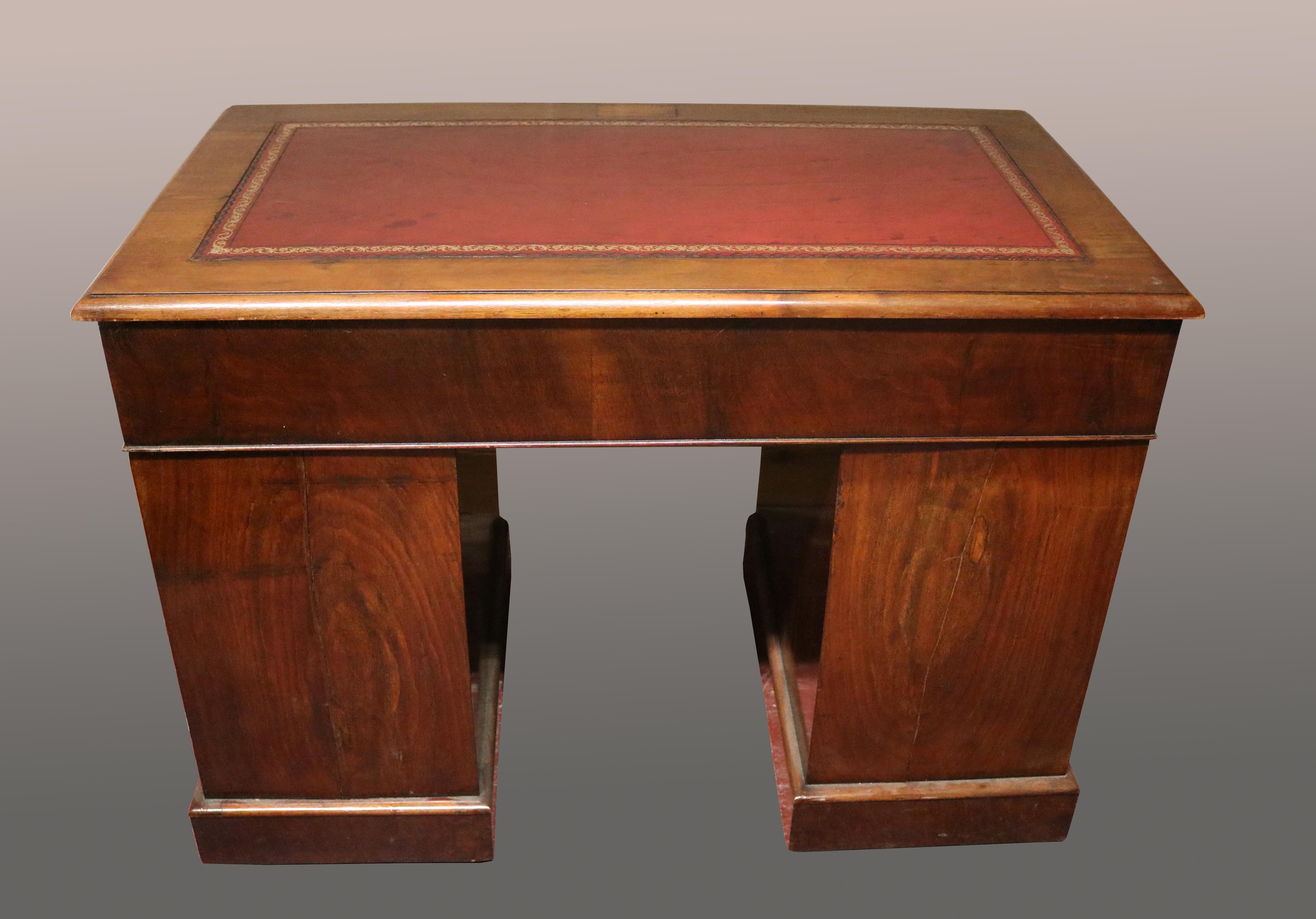 19th Century Small Mahogany Pedestal Desk with Red Leather Top For Sale 2