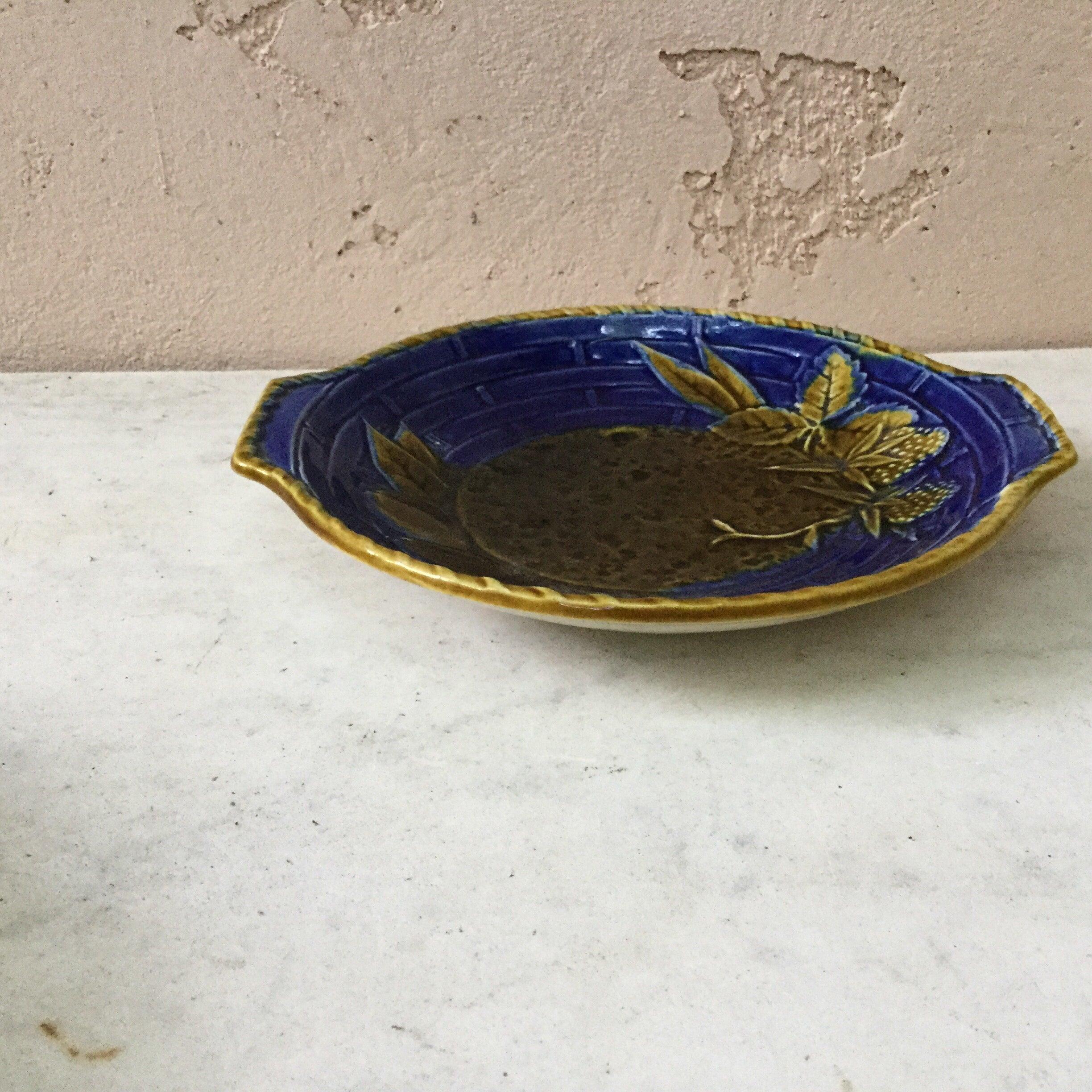 Victorian 19th Century Small Majolica Platter Wedgwood For Sale