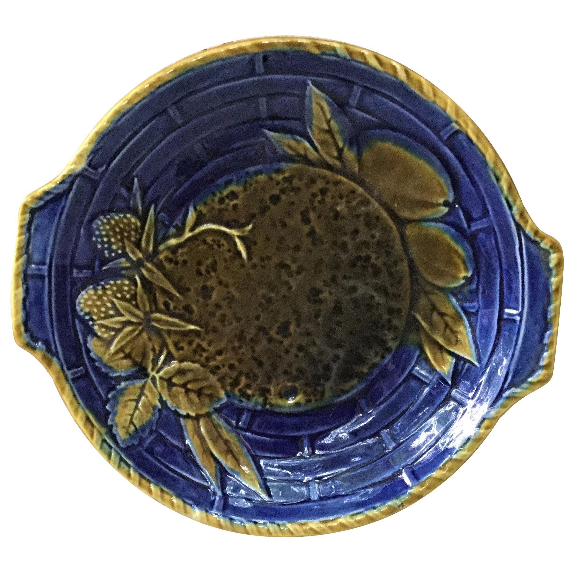 19th Century Small Majolica Platter Wedgwood For Sale