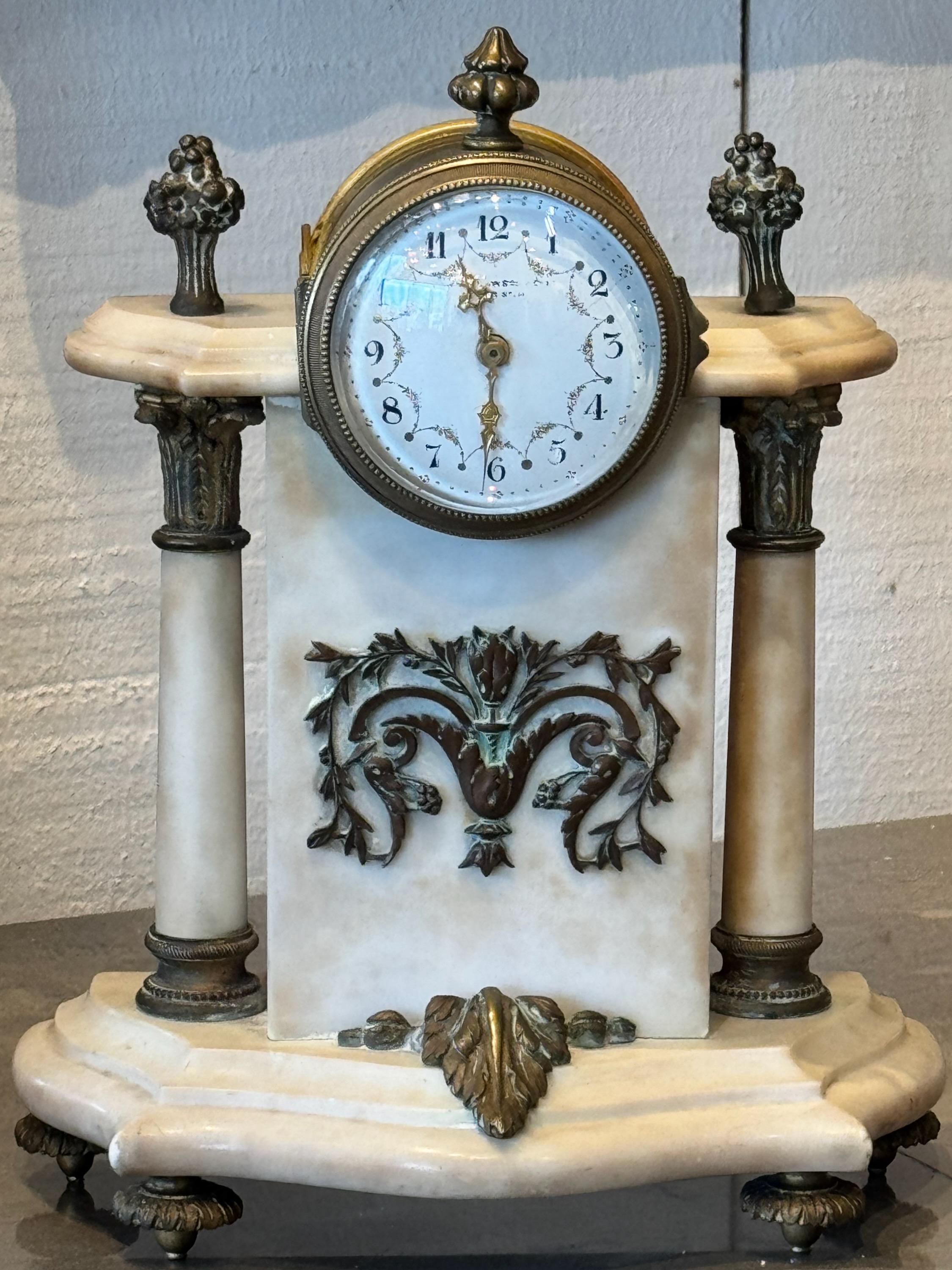 19th Century Small Marble Clock In Good Condition For Sale In Charlottesville, VA