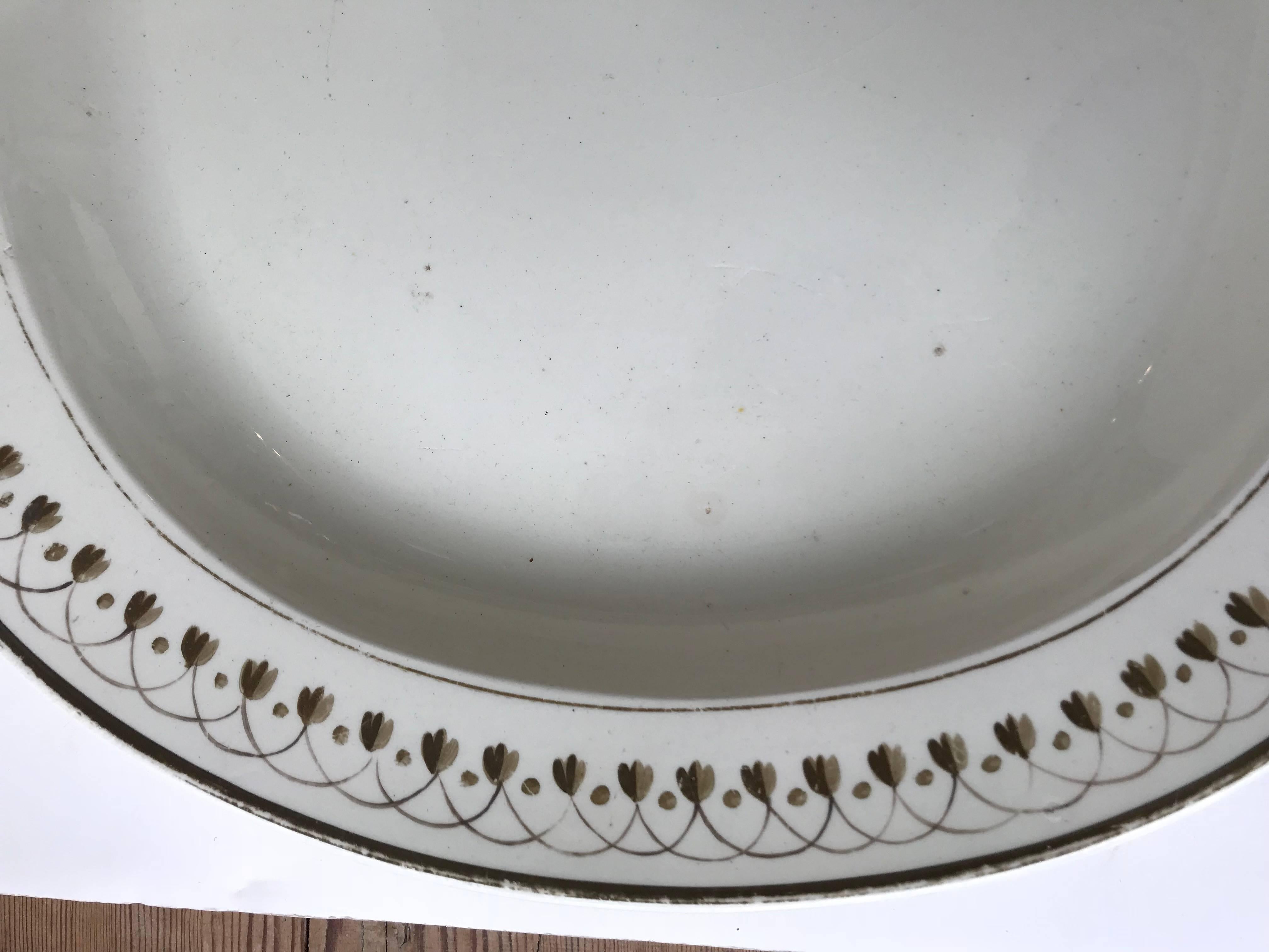 English 19th Century Small Oval Creamware Platter For Sale