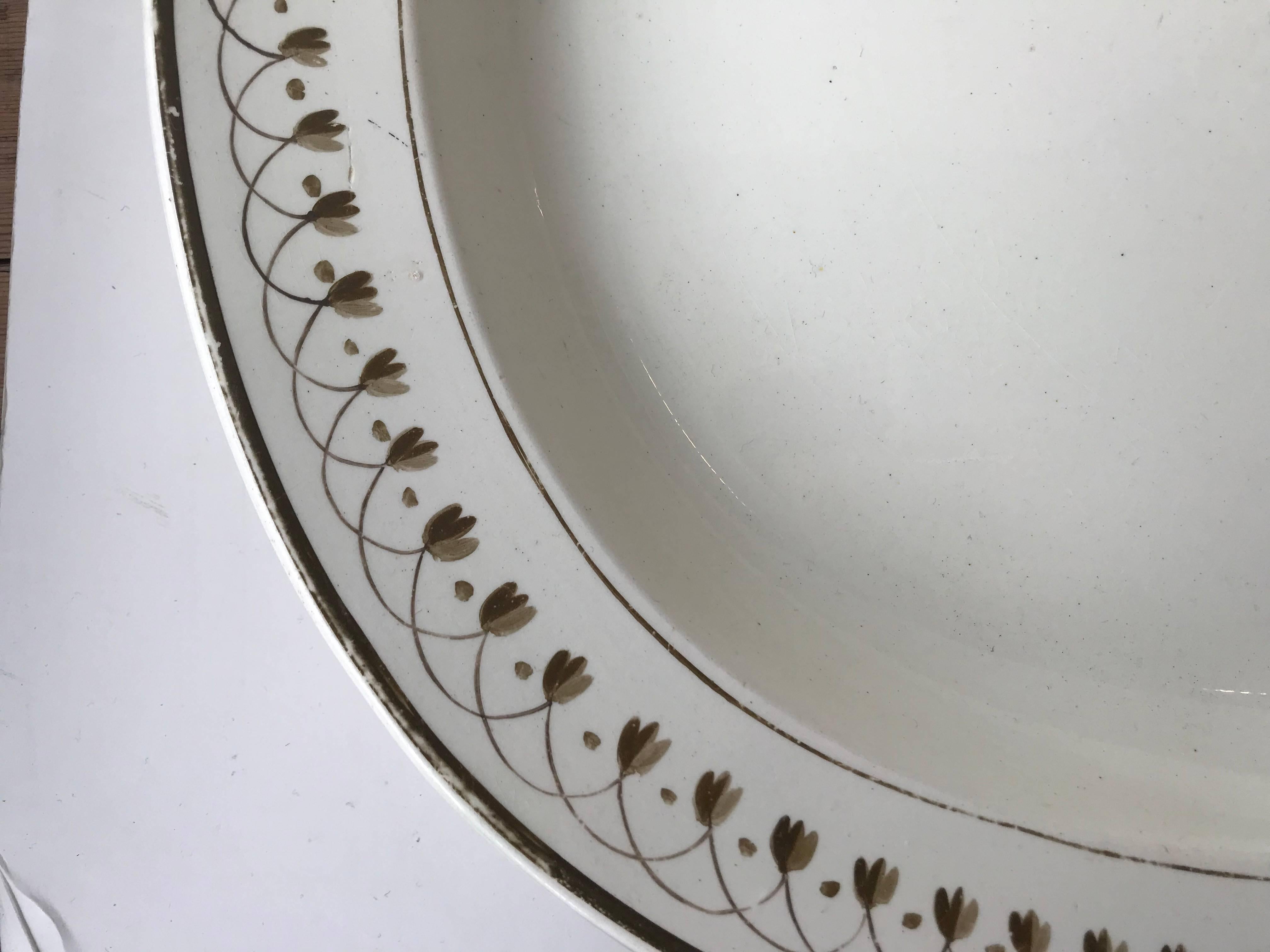 19th Century Small Oval Creamware Platter For Sale 2