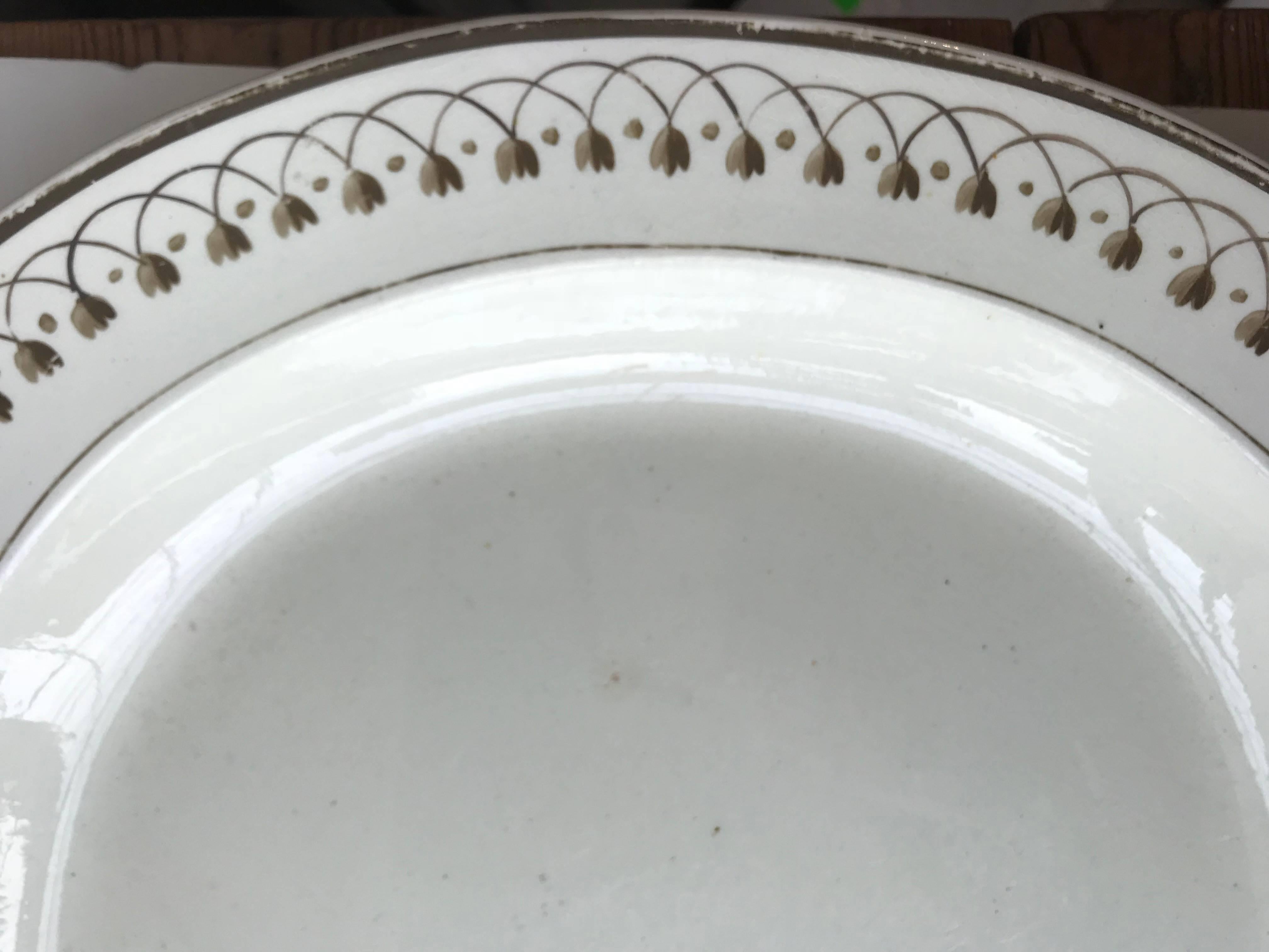 19th Century Small Oval Creamware Platter For Sale 3