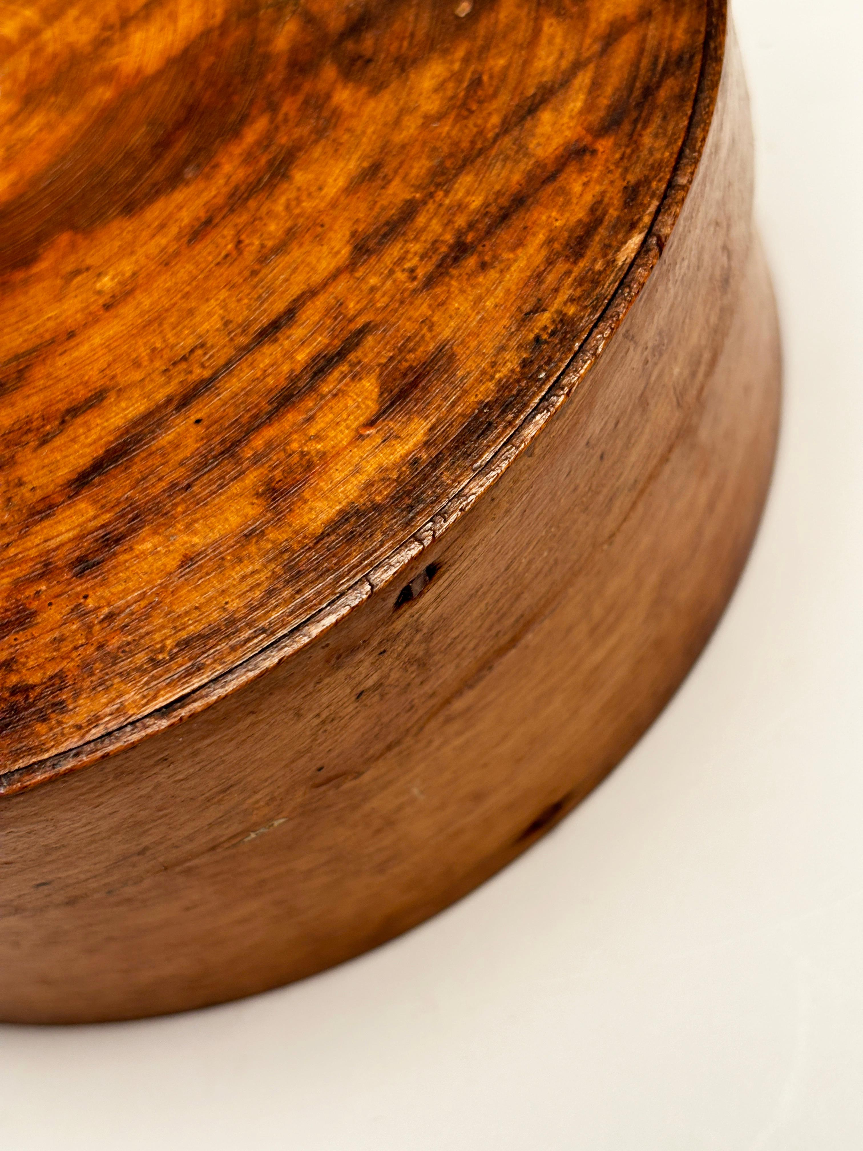 19th Century Small Pantry Box with Original Lid For Sale 4