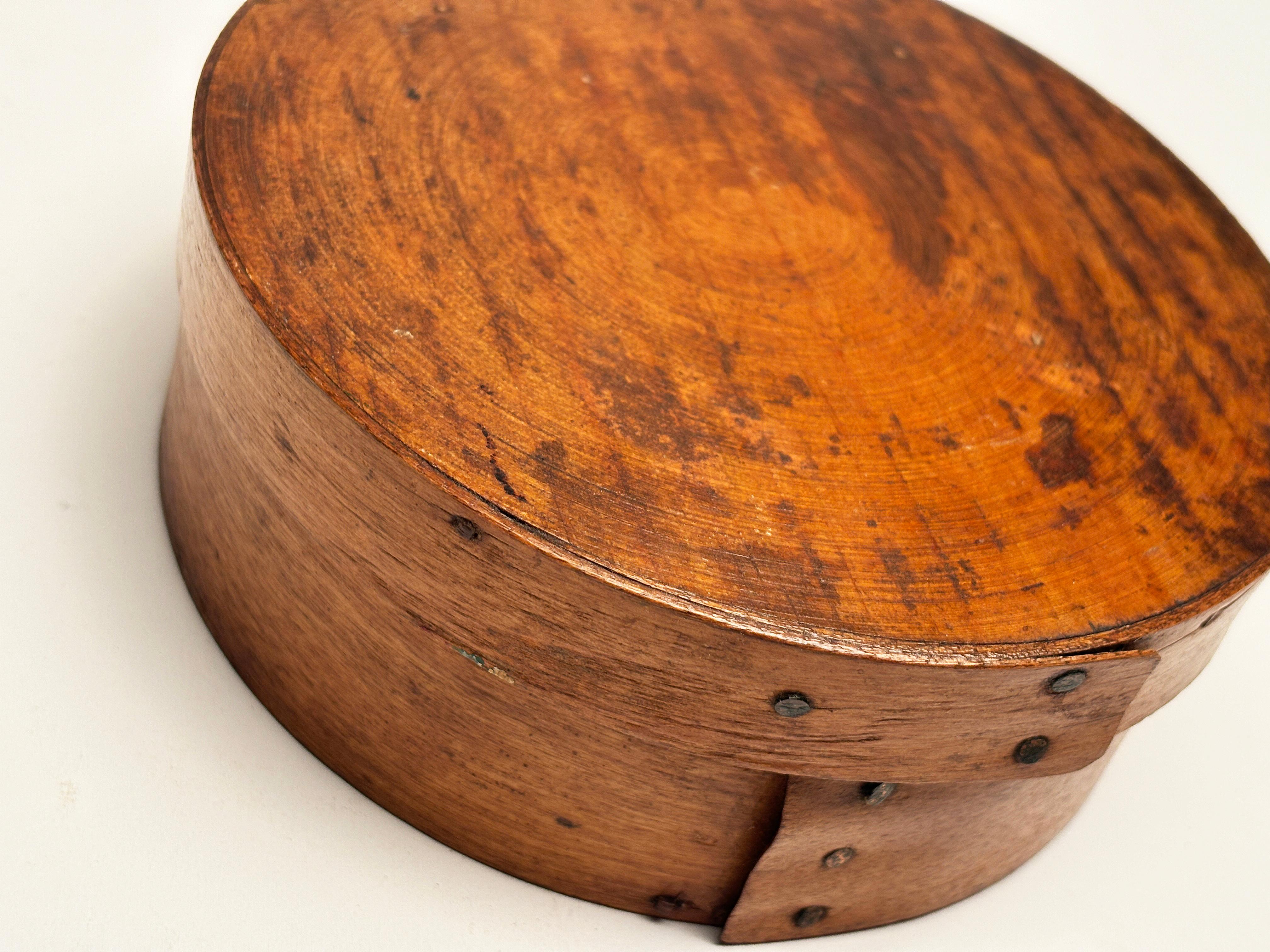 19th Century Small Pantry Box with Original Lid In Good Condition For Sale In Louisville, KY