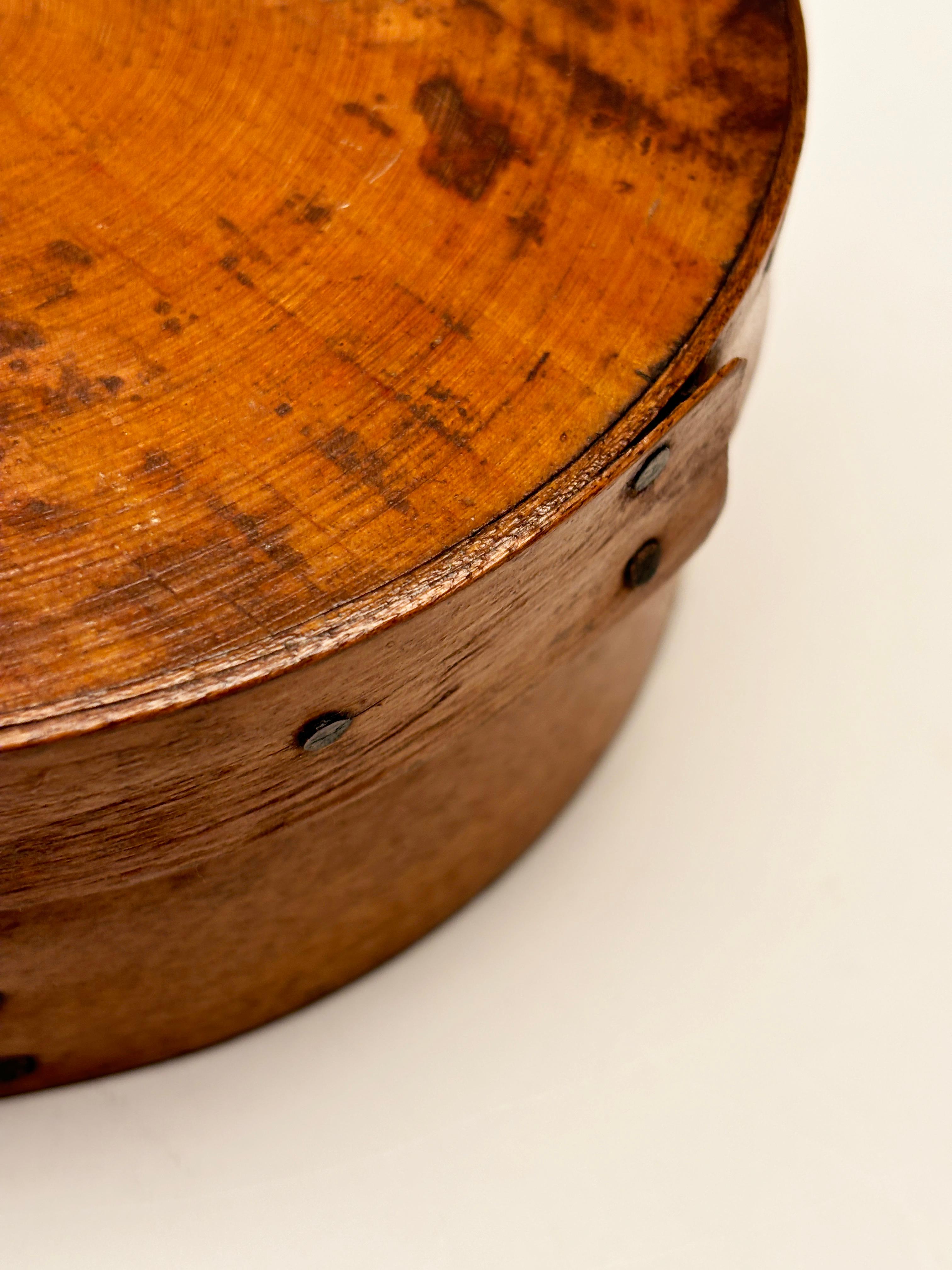 19th Century Small Pantry Box with Original Lid For Sale 1