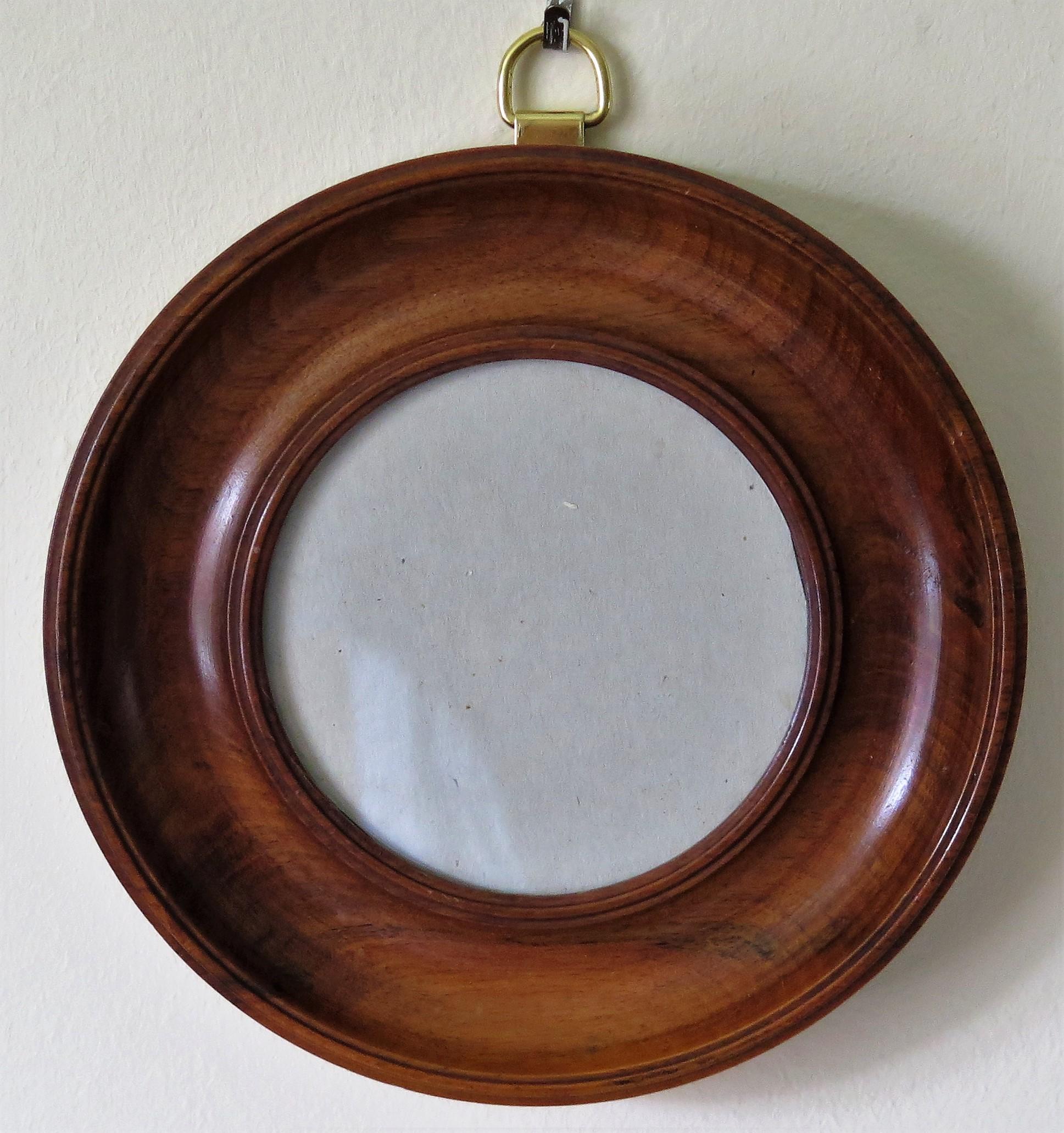 19th Century Small Picture or Photo Frame Hand Turned Mahogany Wall Hanging In Good Condition In Lincoln, Lincolnshire