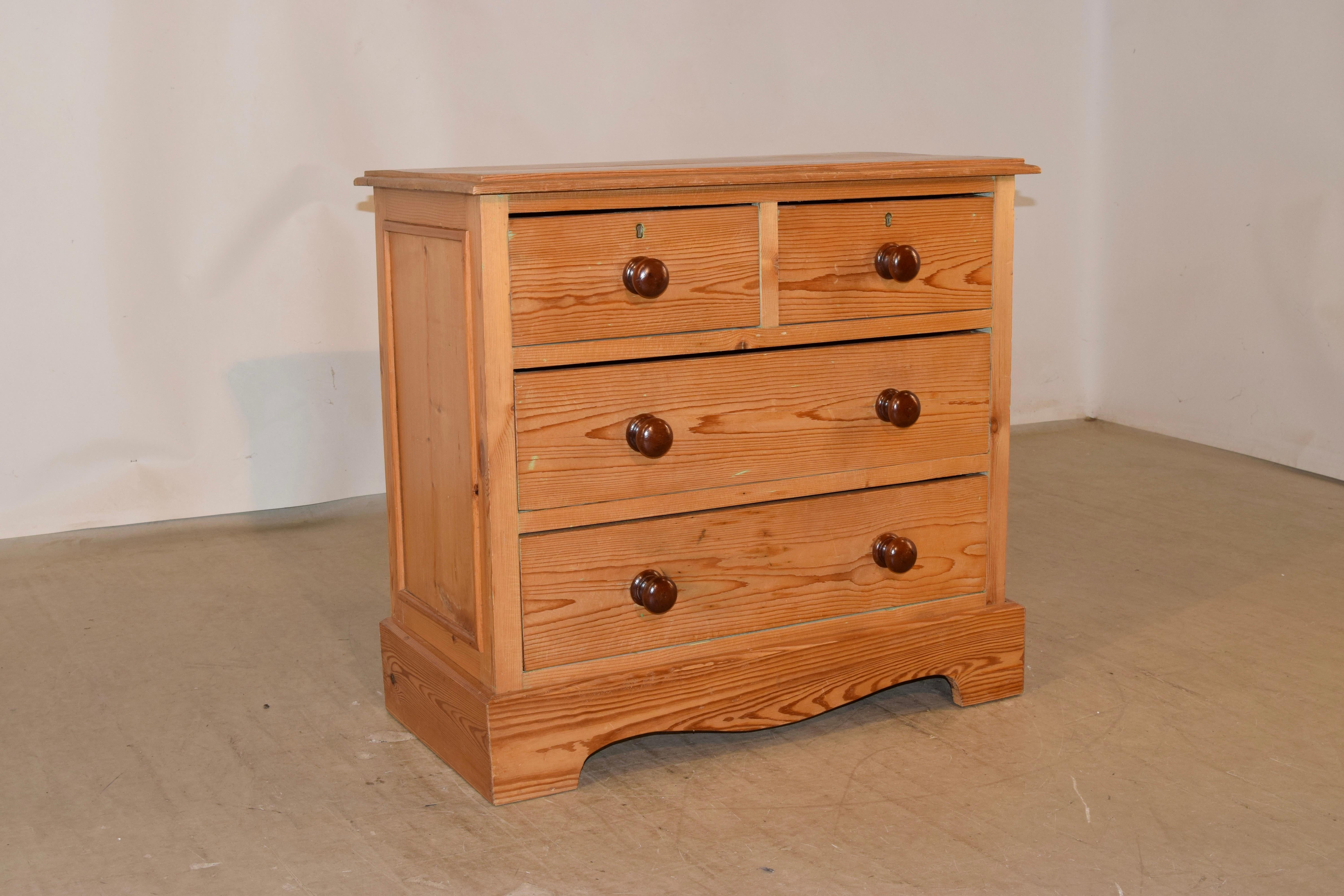Victorian 19th Century Small Pine Chest of Drawers For Sale