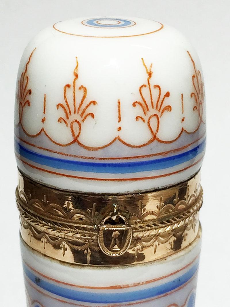 Dutch 19th Century Small Gold and Porcelain Scent Perfume Bottle For Sale