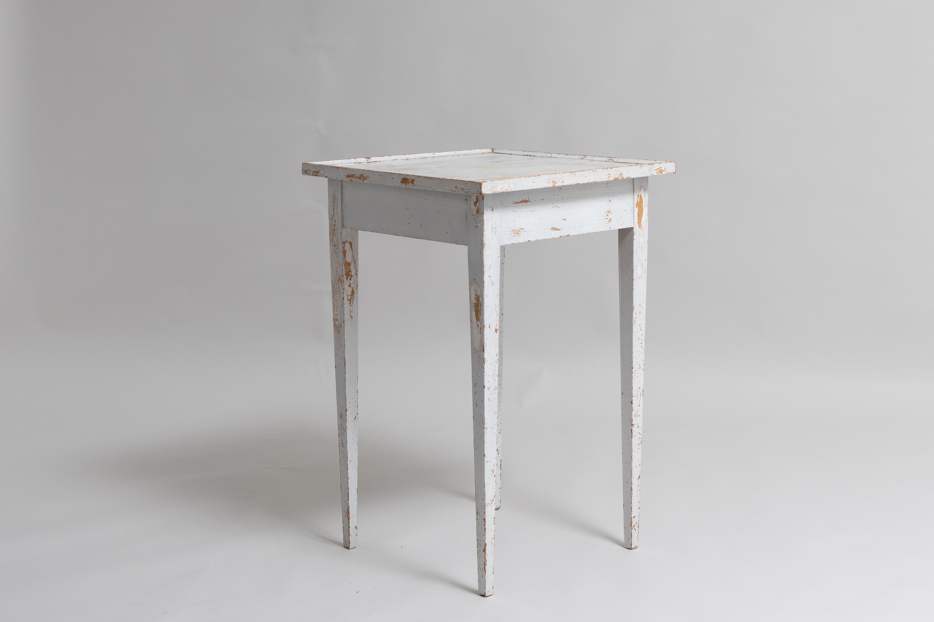 Hand-Crafted 19th Century Small Swedish White Gustavian Side Table For Sale