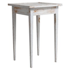 Petite table d'appoint suédoise blanche gustavienne du 19ème siècle