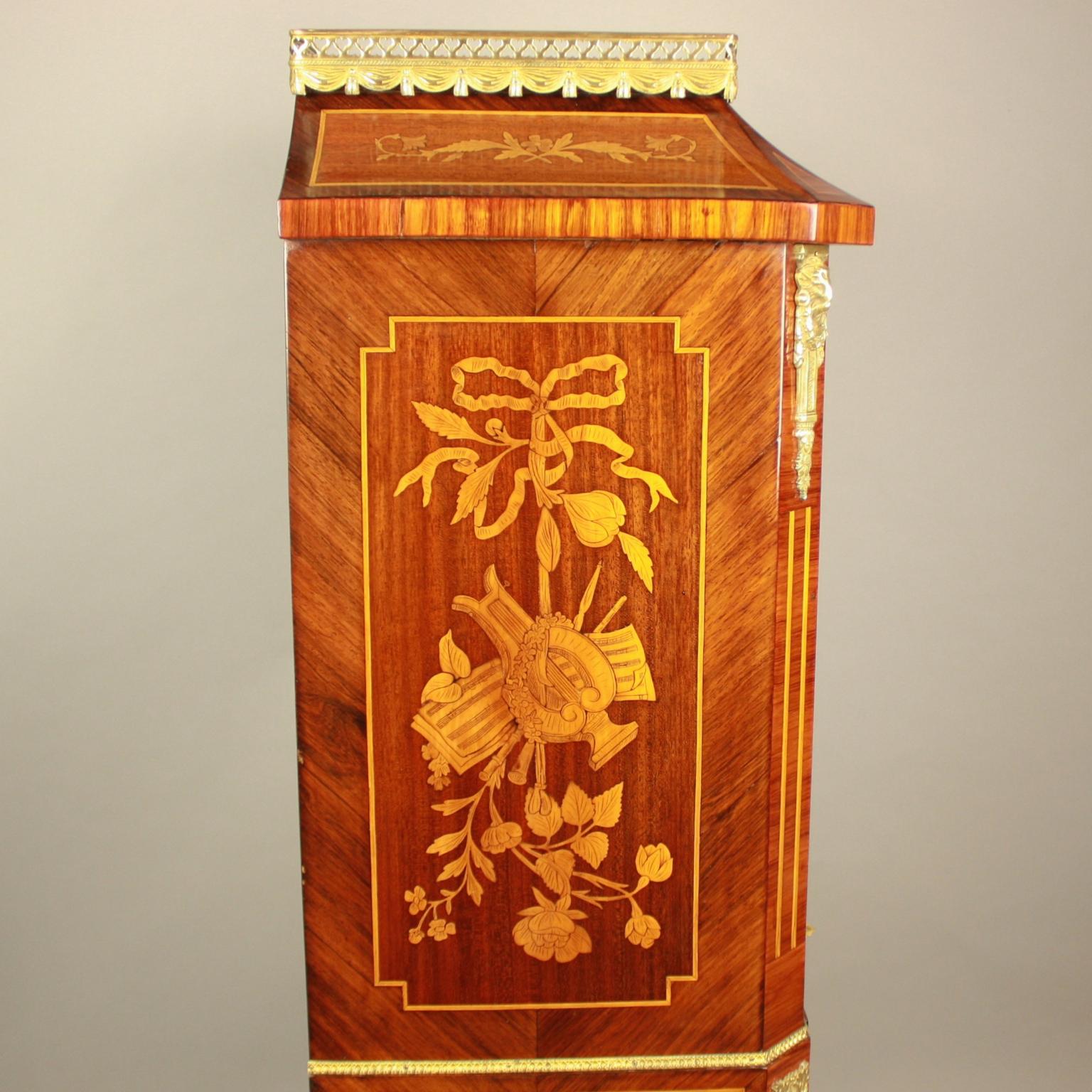 19th Century Louis XVI Floral Marquetry Writing Cabinet or Lady's Secrétaire For Sale 4