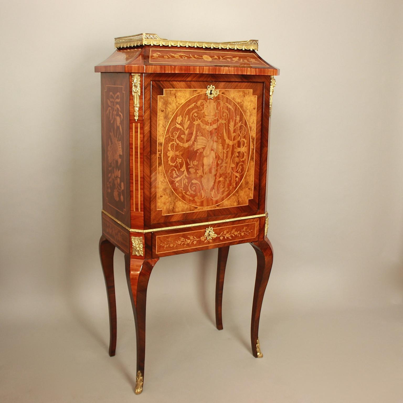 19. Jahrhundert Louis XVI Floral Intarsien-Schreibtisch oder Damen Sekretär im Angebot 1