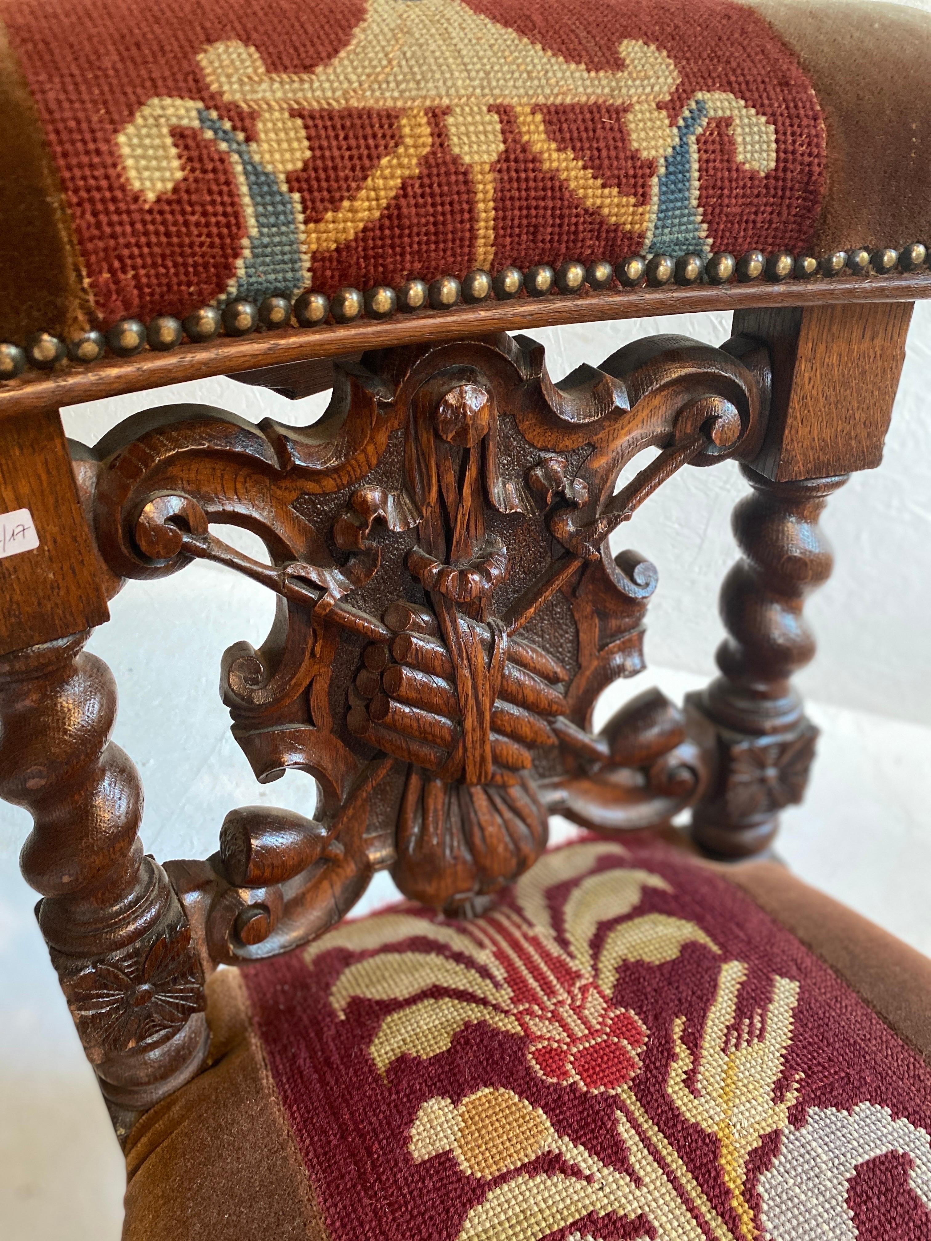 sehr hübscher Raucherstuhl aus dem 19. Jahrhundert aus französischer Eiche Louis XIII, originale Bezugsstoffe