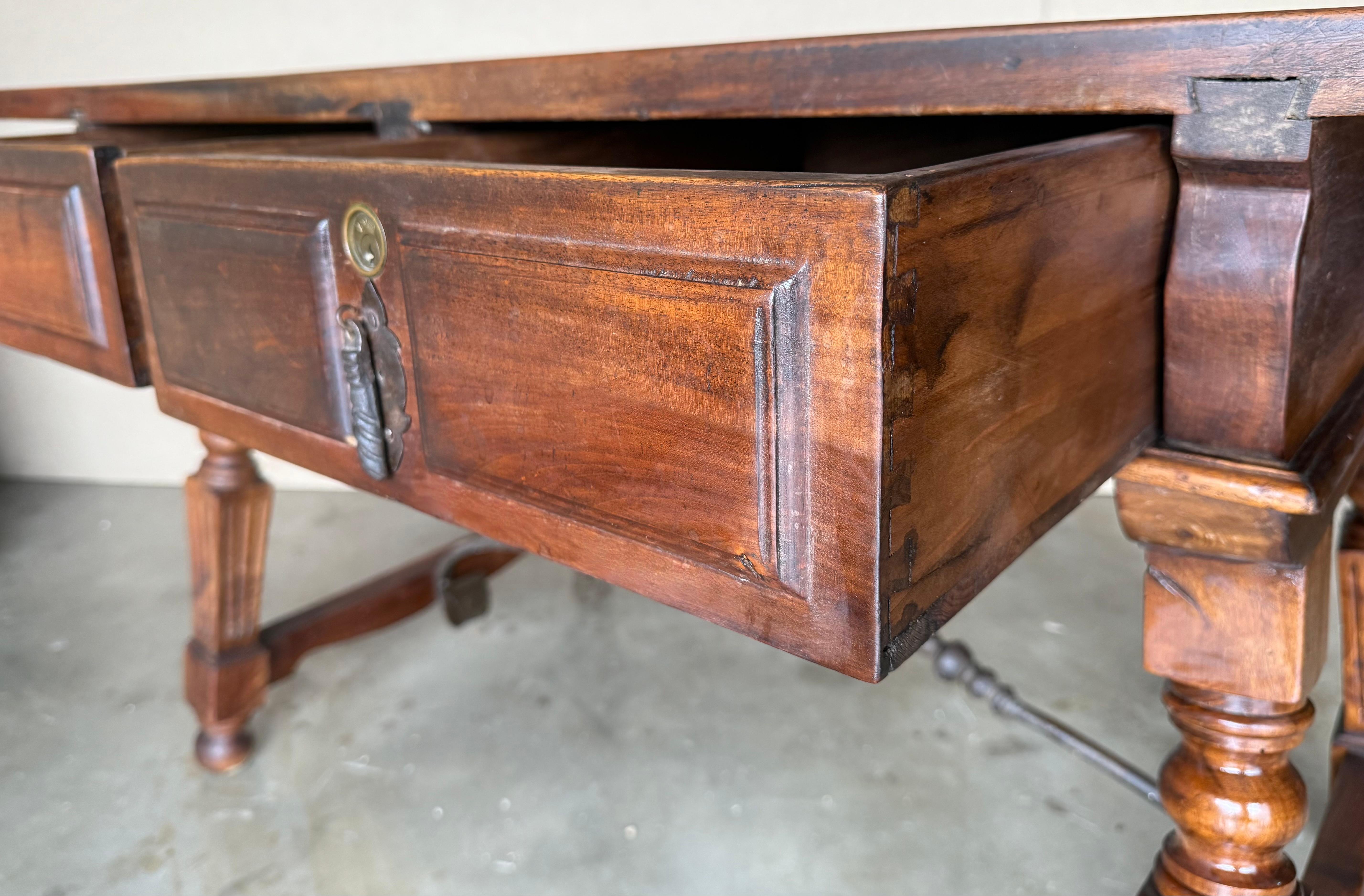 19th Century Solid Oak Baroque Fluted Legs Desk Writing Table or Console en vente 6