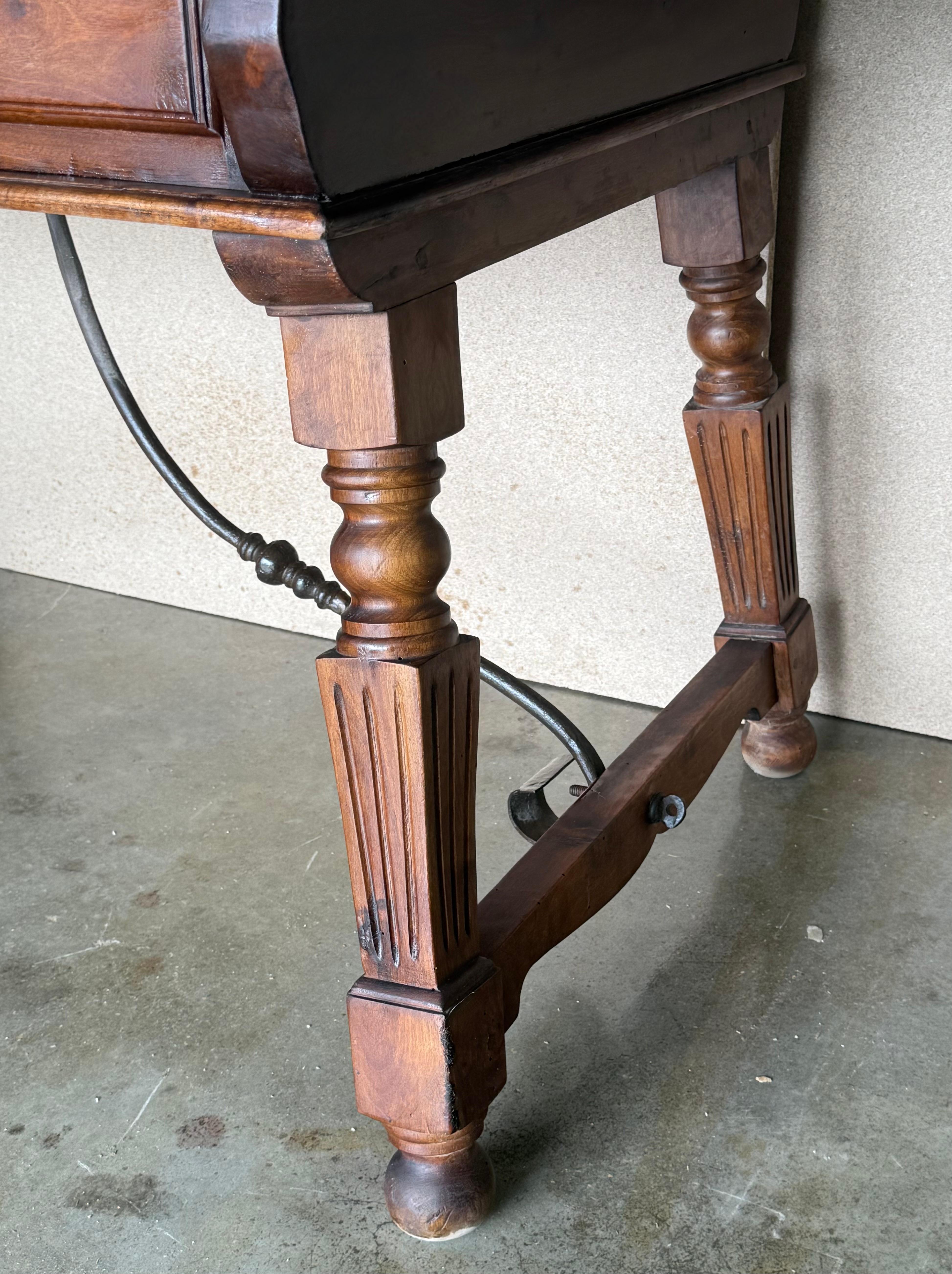 19th Century Solid Oak Baroque Fluted Legs Desk Writing Table or Console en vente 9
