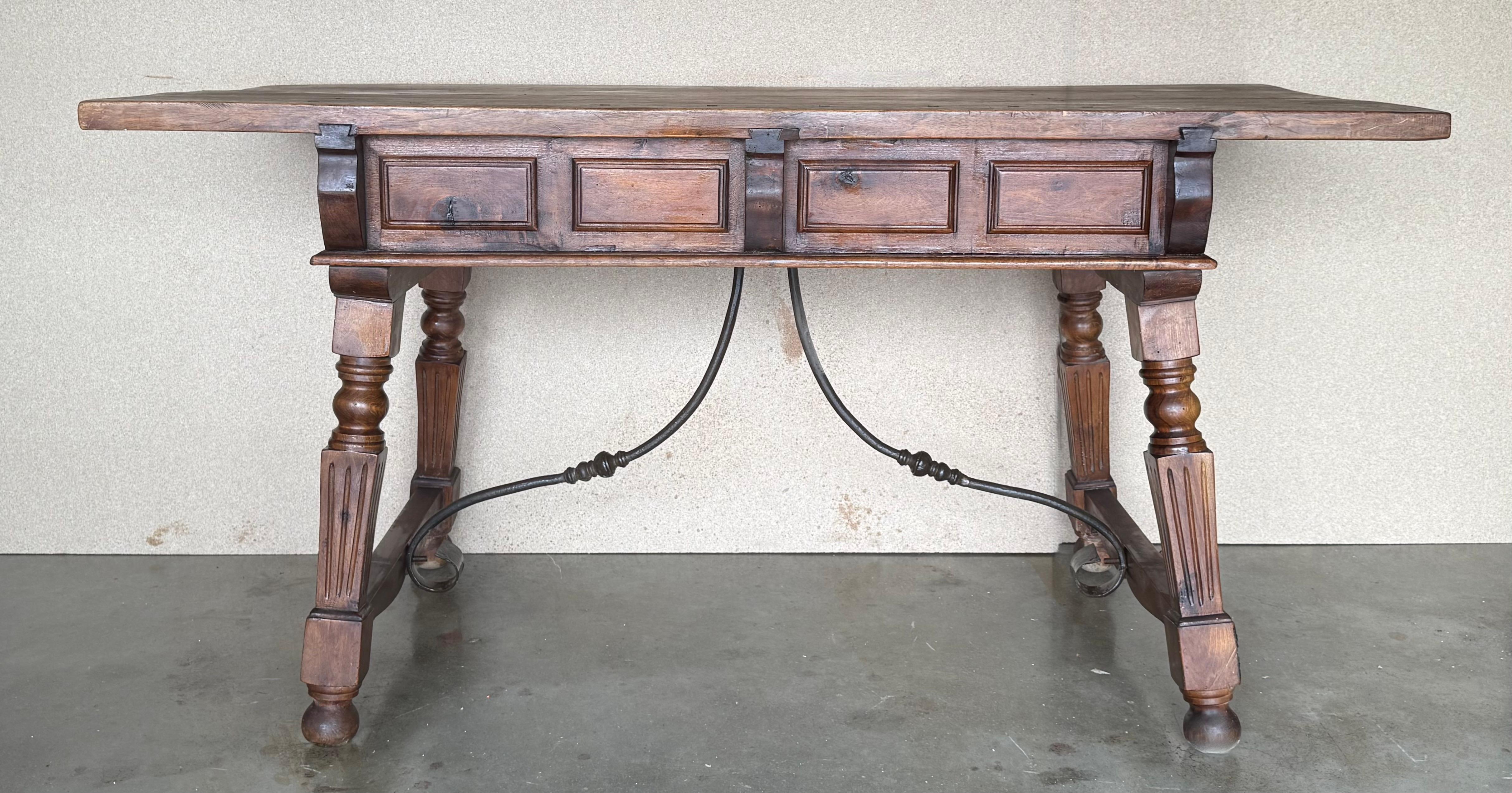 Fer 19th Century Solid Oak Baroque Fluted Legs Desk Writing Table or Console en vente