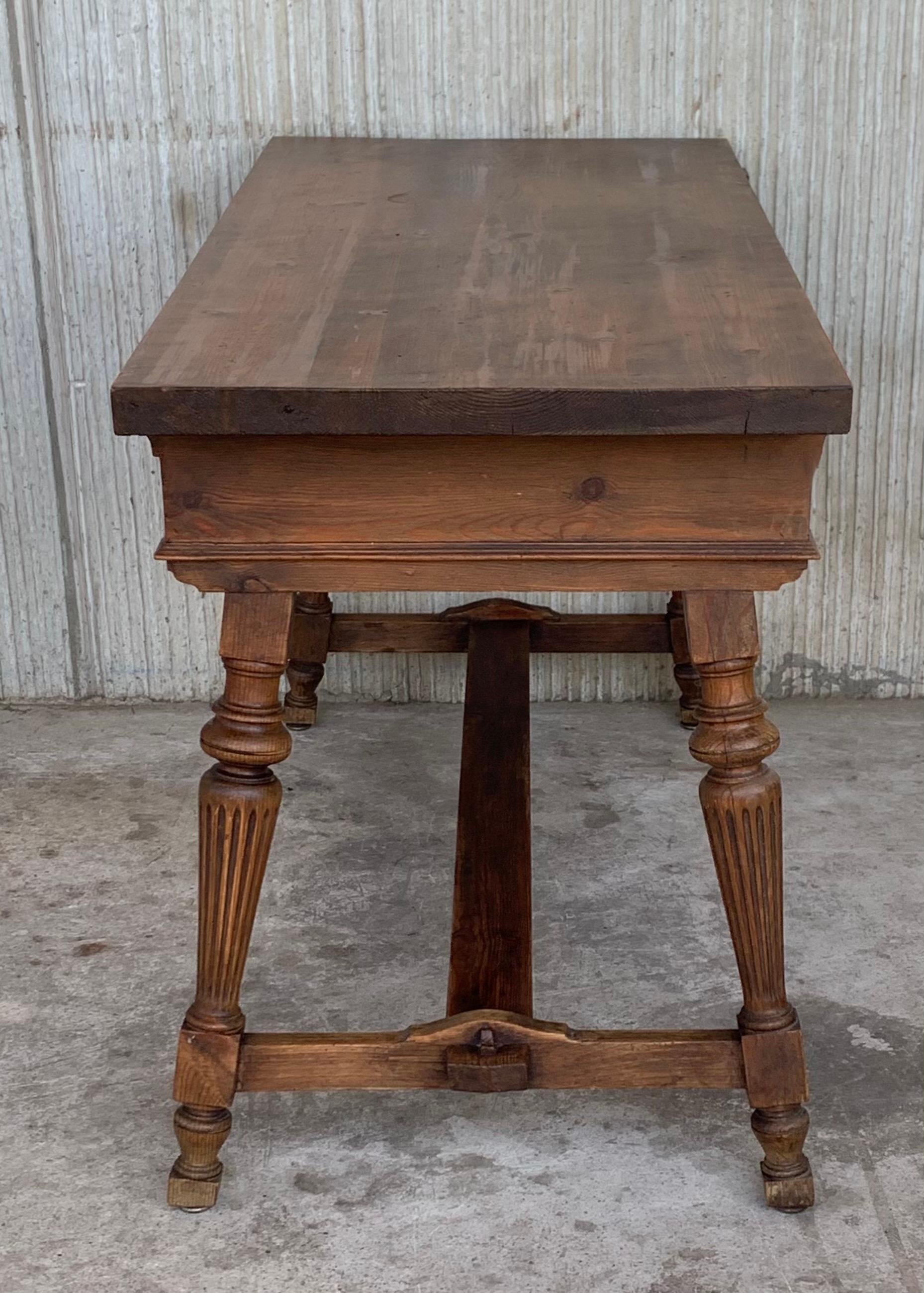 19th Century Solid Oak Baroque Fluted Legs Desk Writing Table or Console In Good Condition For Sale In Miami, FL