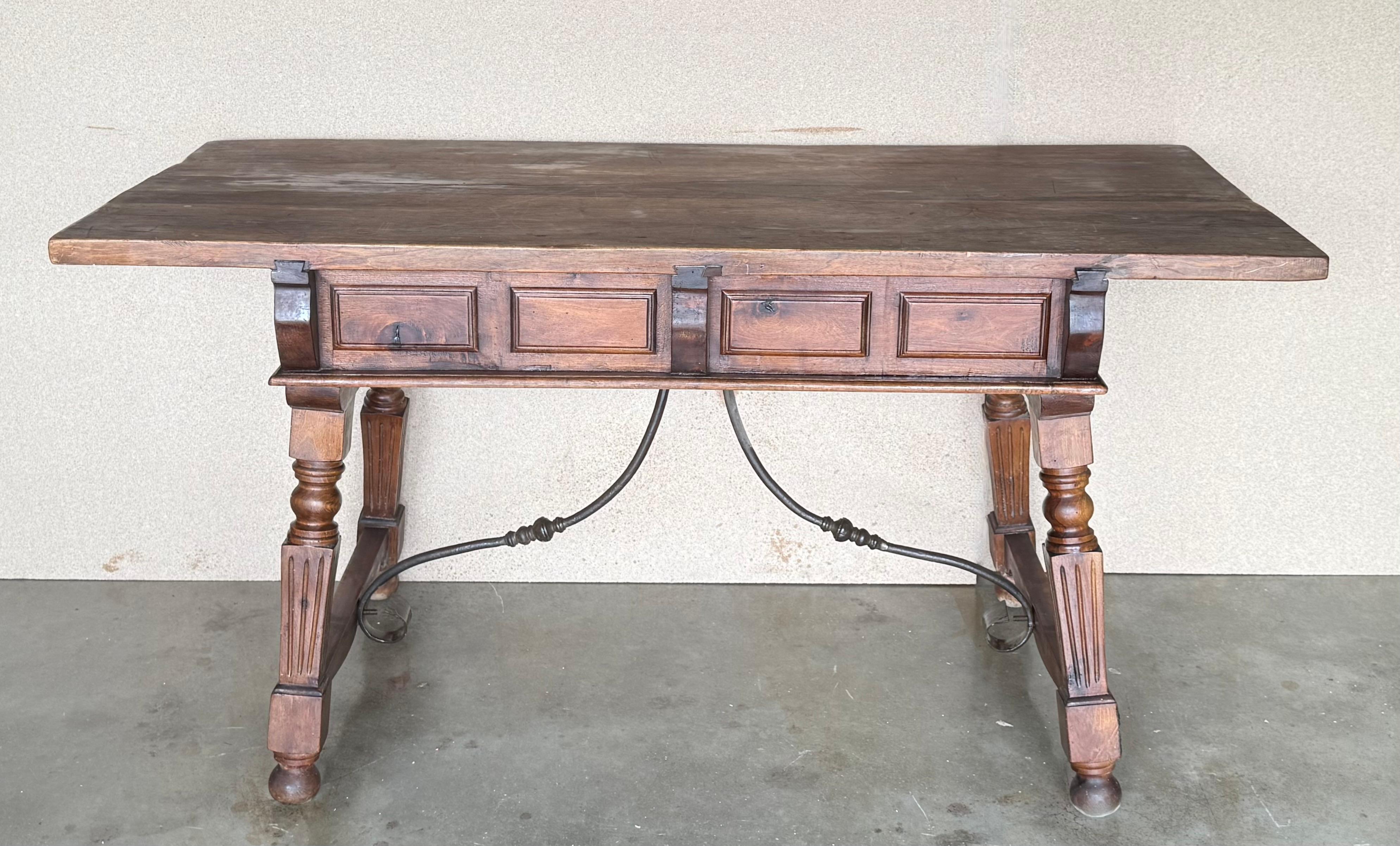 19th Century Solid Oak Baroque Fluted Legs Desk Writing Table or Console en vente 2