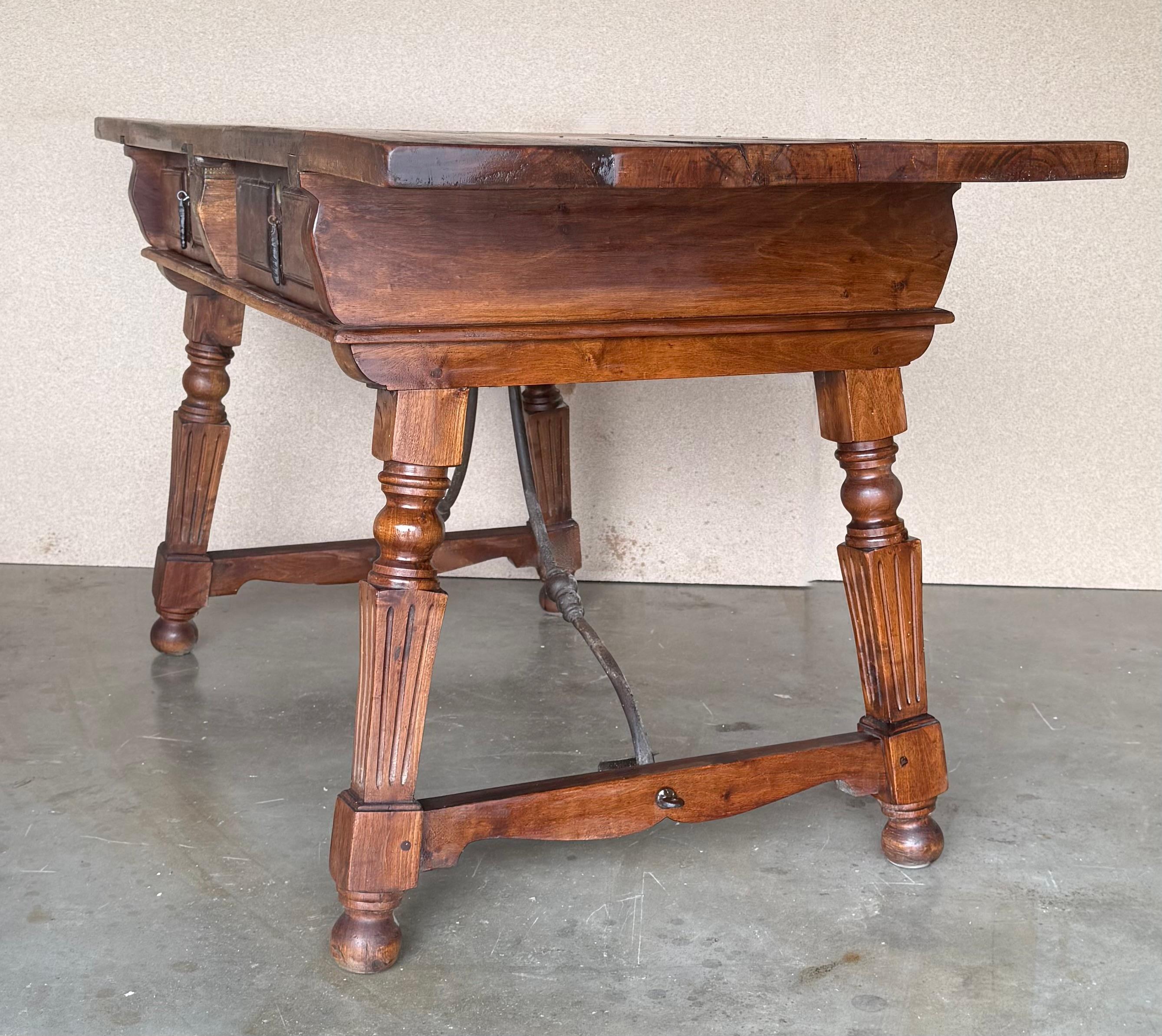 19th Century Solid Oak Baroque Fluted Legs Desk Writing Table or Console en vente 3