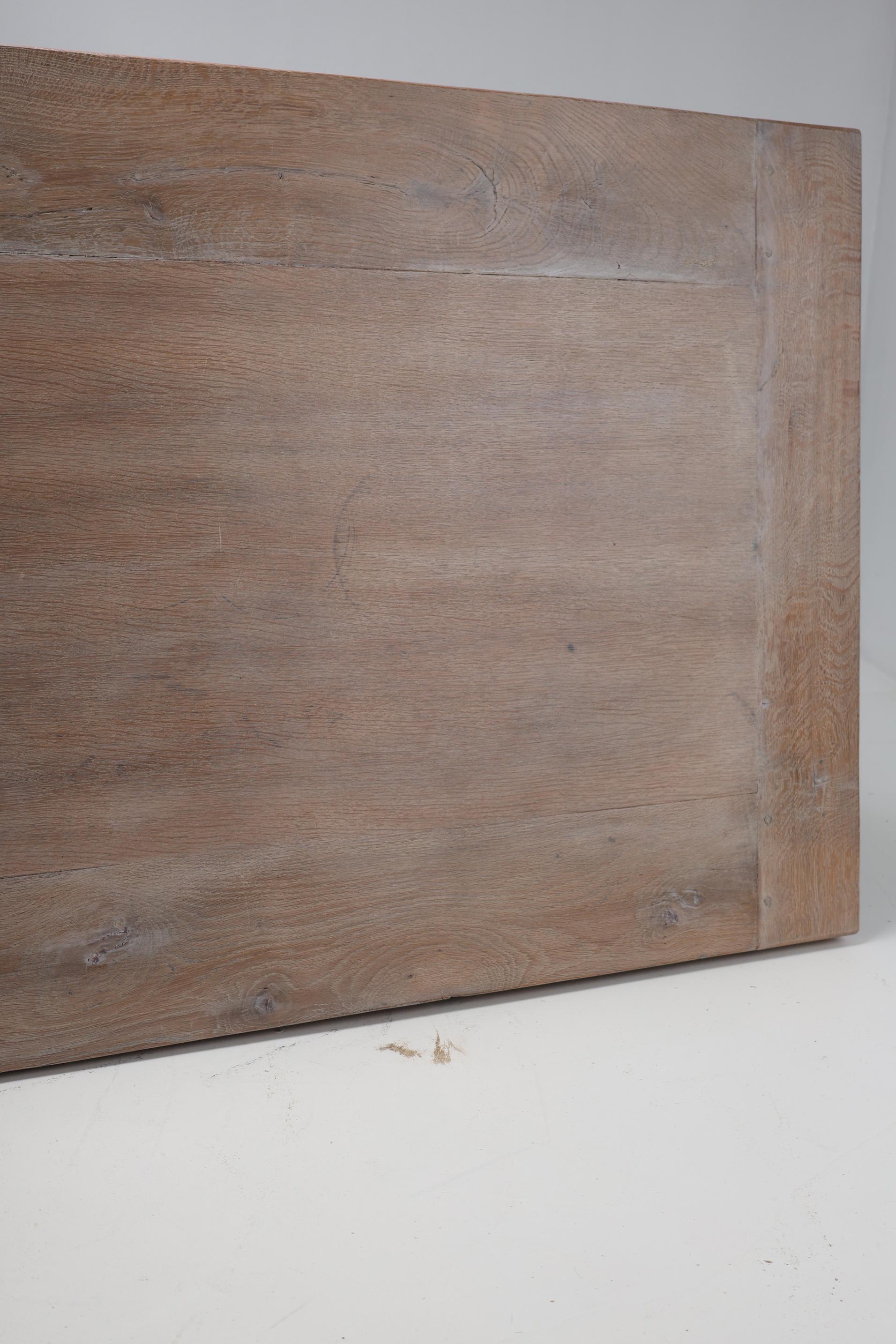 Mesa de comedor de roble macizo del siglo XIX en venta 11