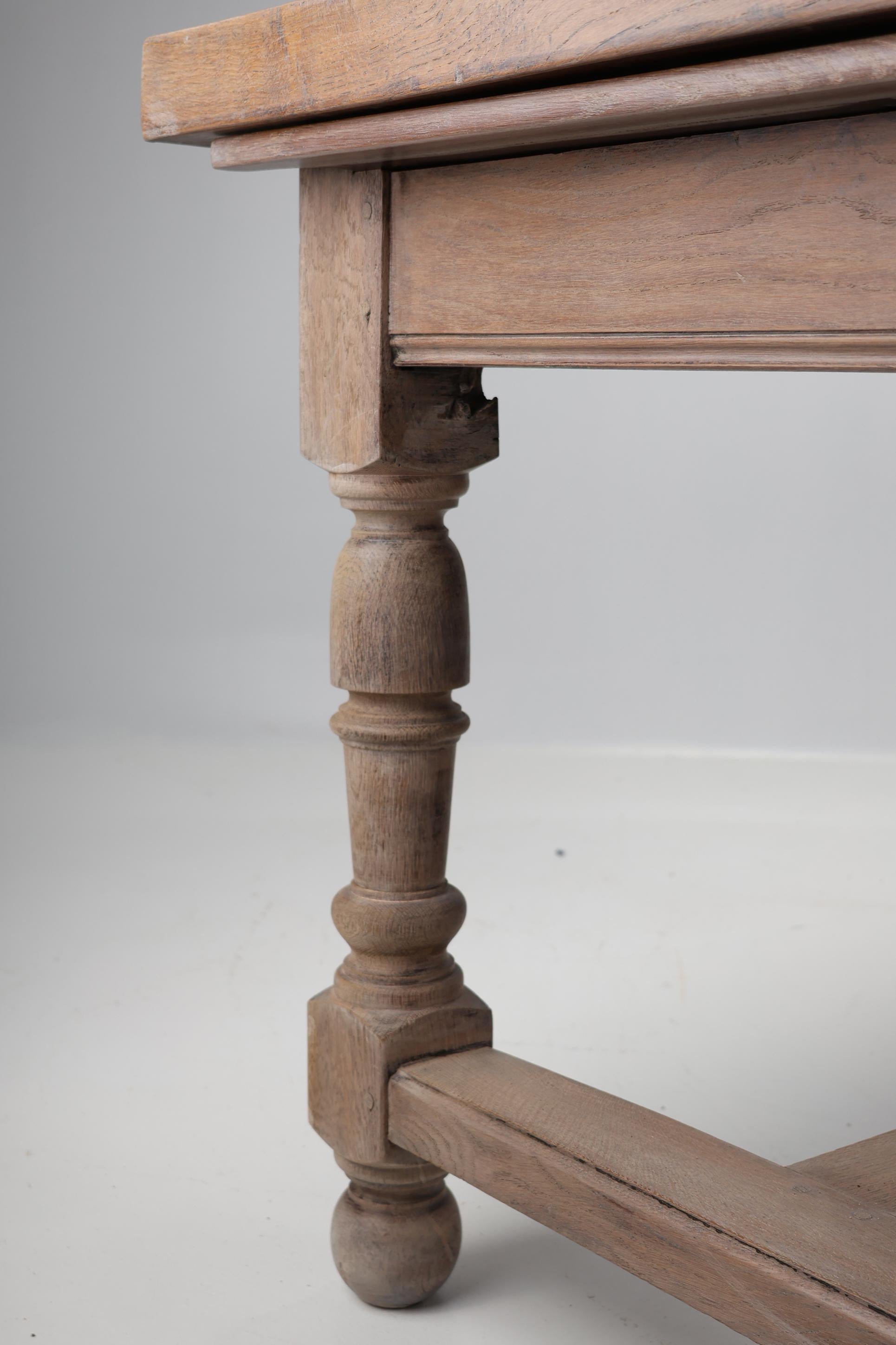 Mesa de comedor de roble macizo del siglo XIX Aceitado en venta