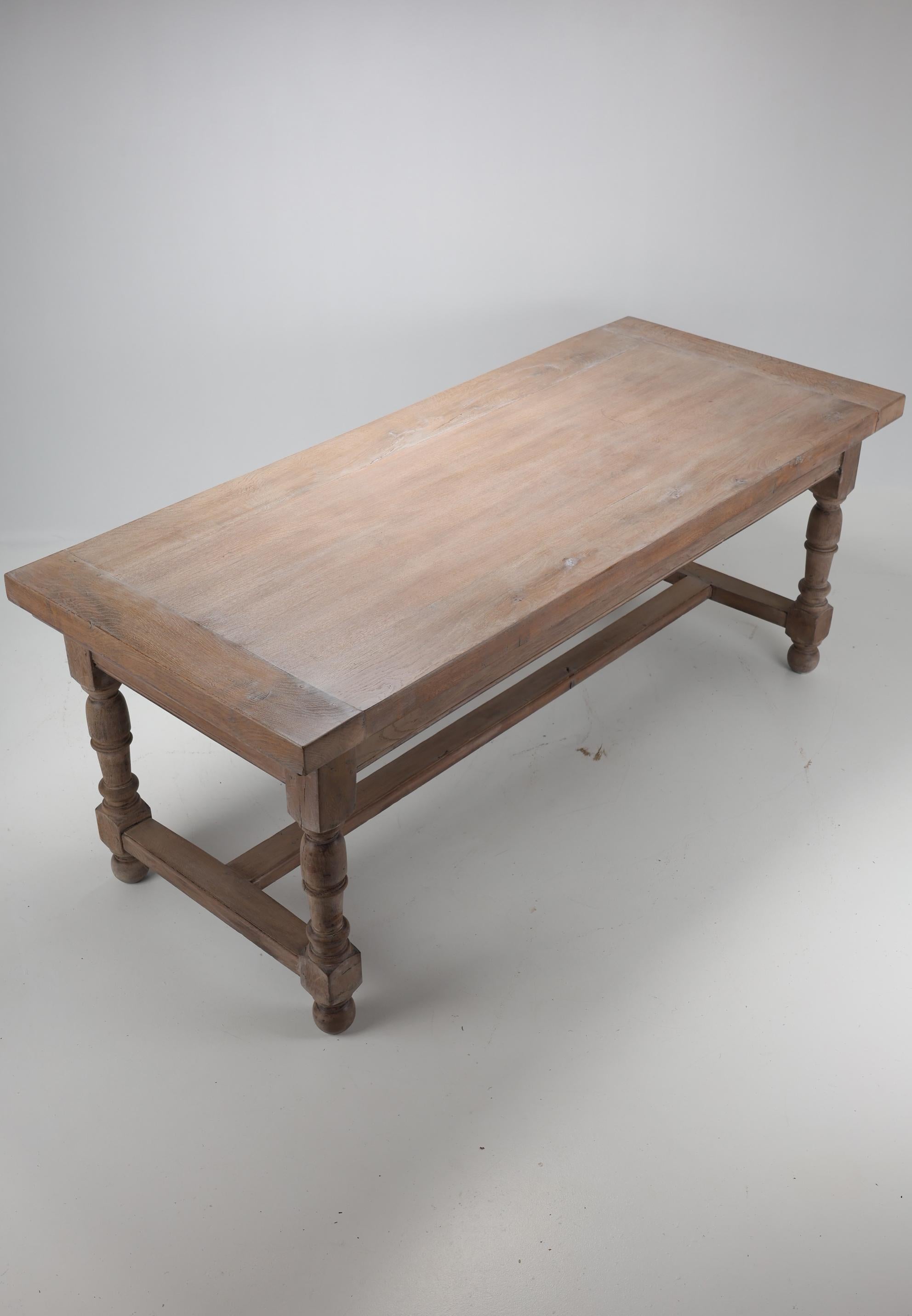 Mesa de comedor de roble macizo del siglo XIX Roble en venta