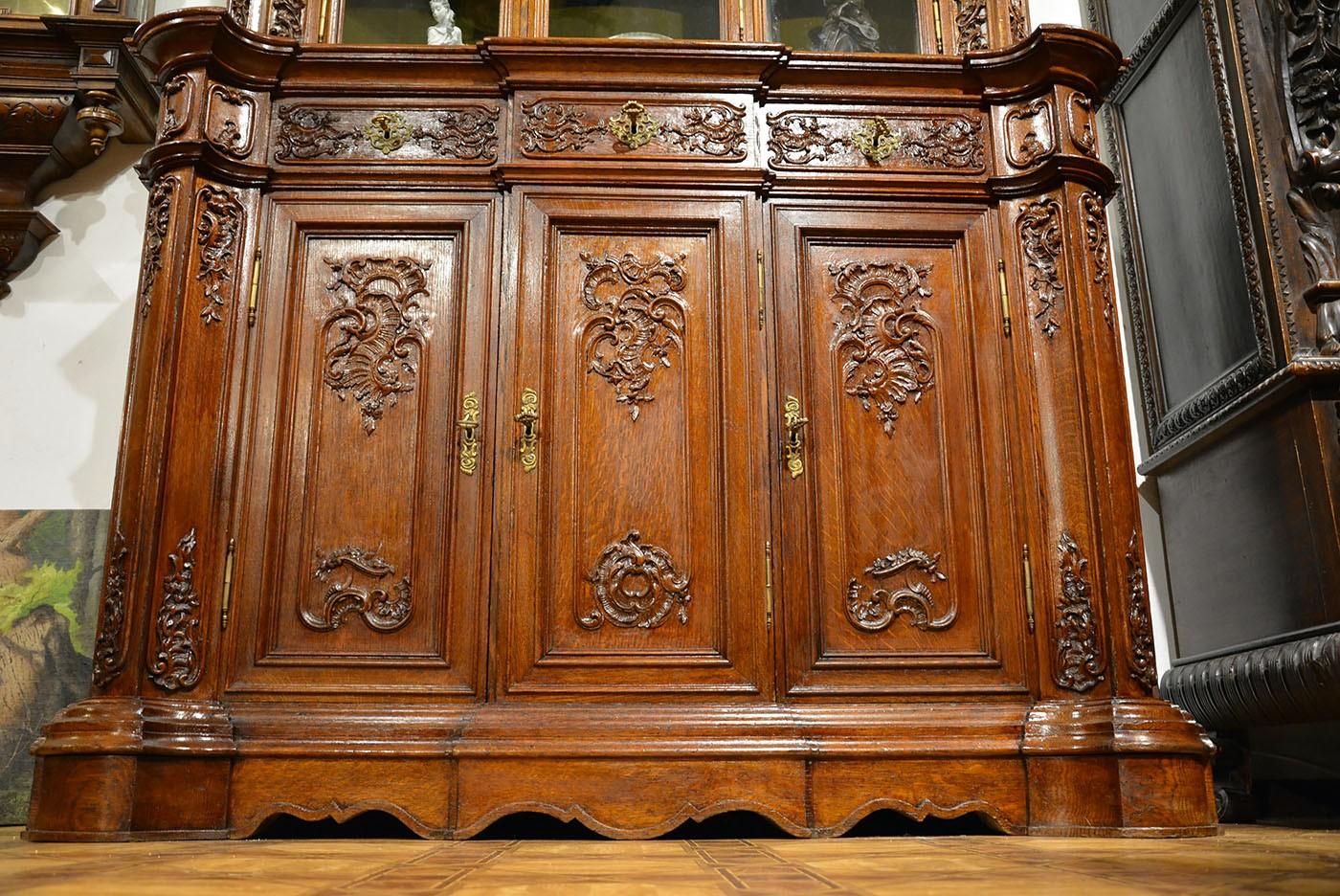 19th Century Solid Oak Rococo Style Cupboard with H Bury A Paris Clock For Sale 10