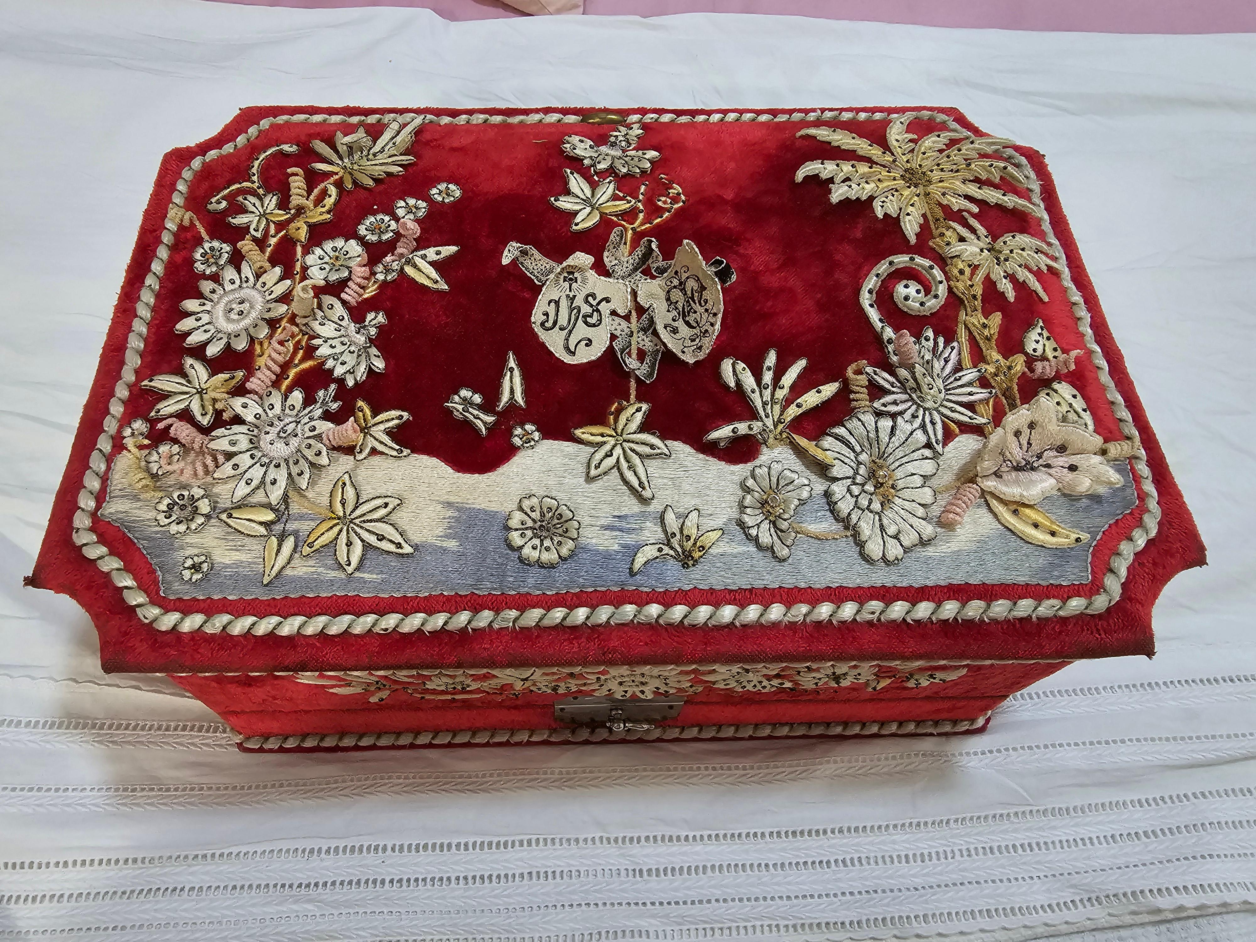 Presenting an elegant 19th-century solid silver baptismal set, beautifully stored in a red velvet box and decorated in the style of the era. The silver pieces are marked by the silversmith Rovira.

Key Features:

Era: 19th century
Material: Solid