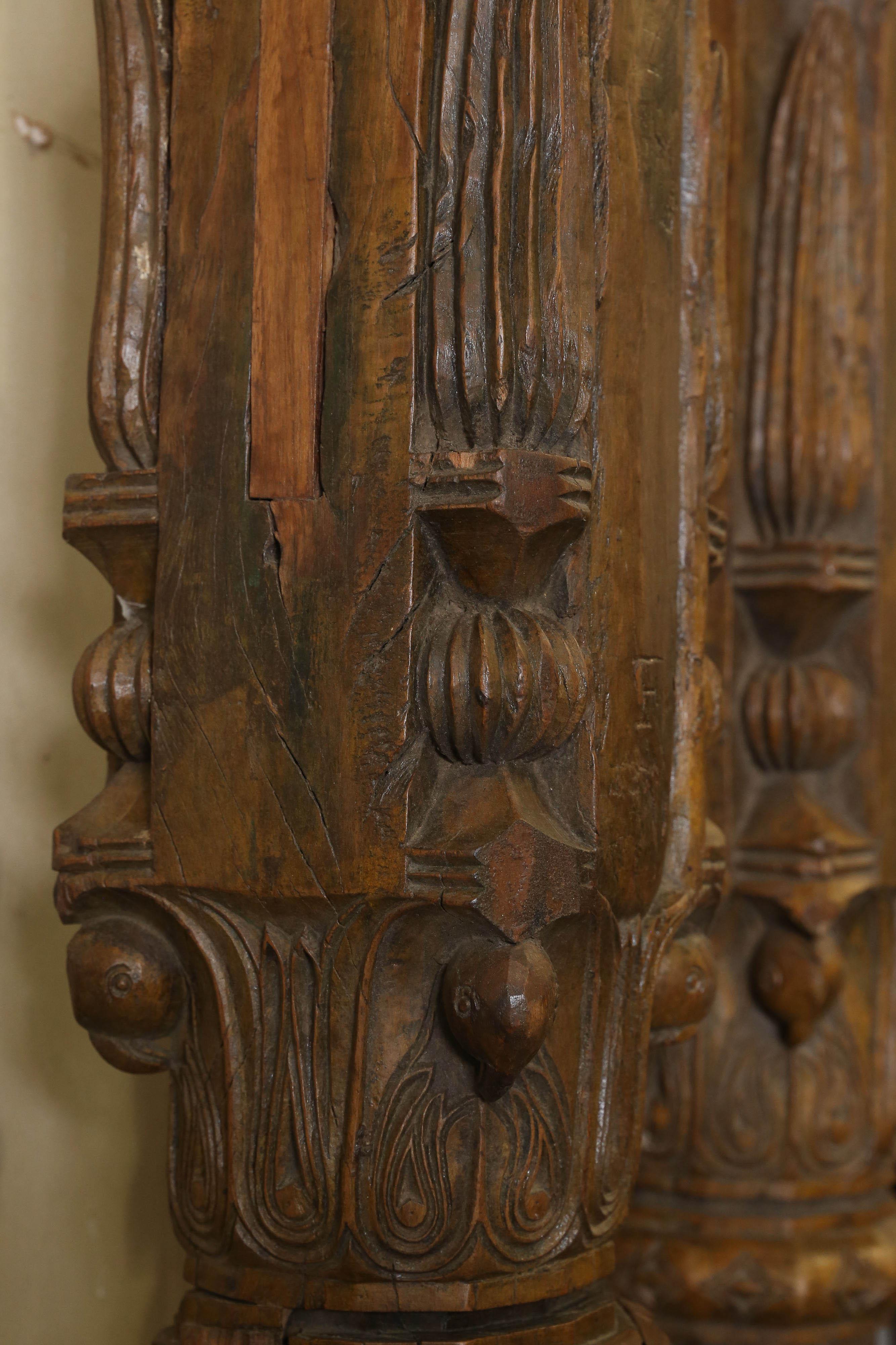 Hand-Crafted 19th Century Solid Teak Wood Indoor Shaped Columns from Chettinad in South India For Sale